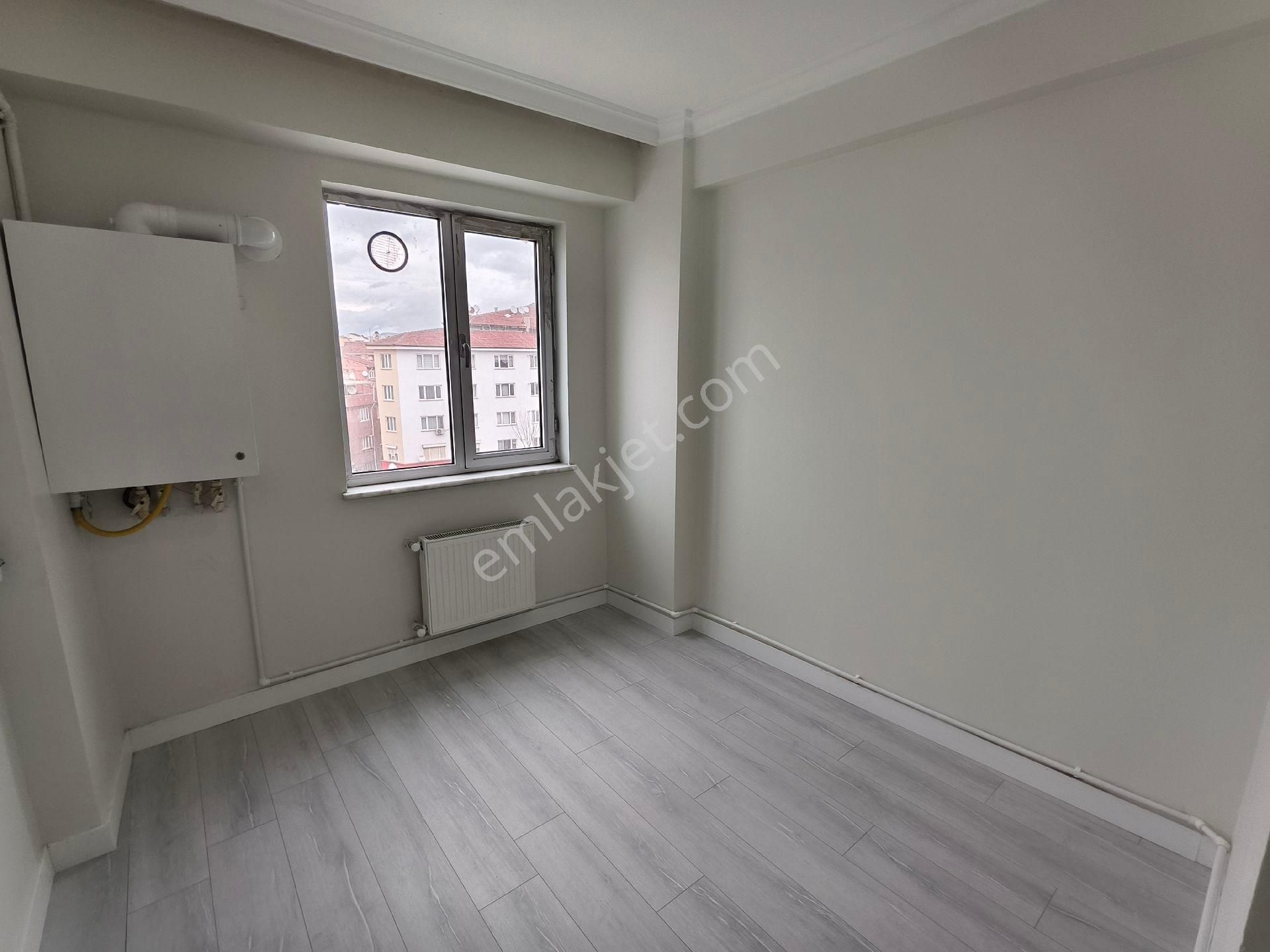 Pera'dan Cumhuriye Haller Karşısı Kiralık 1+1 Temiz Geniş Daire - Görsel 14