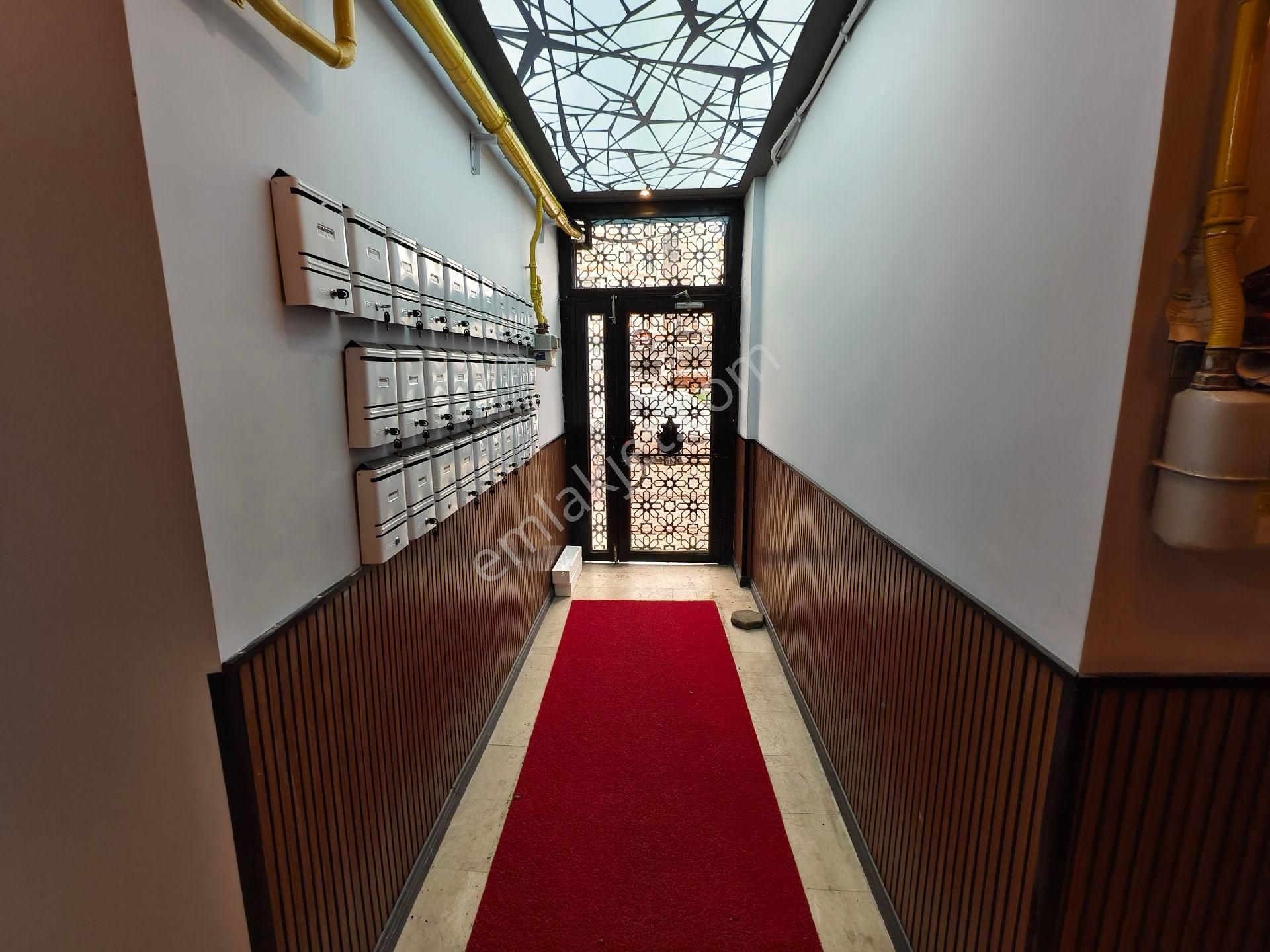 Pera'dan Cumhuriye Haller Karşısı Kiralık 1+1 Temiz Geniş Daire - Görsel 2