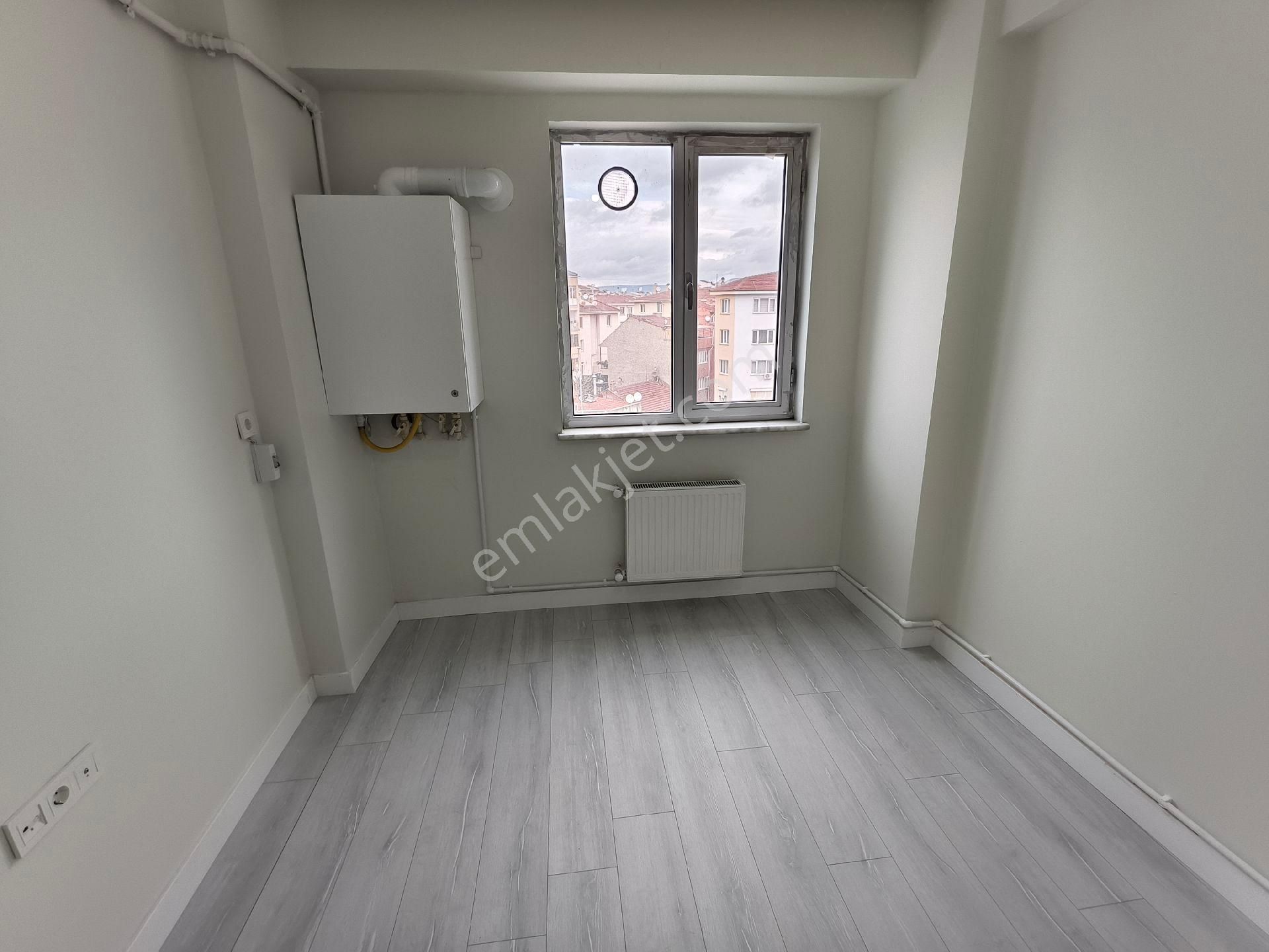Pera'dan Cumhuriye Haller Karşısı Kiralık 1+1 Temiz Geniş Daire - Görsel 17