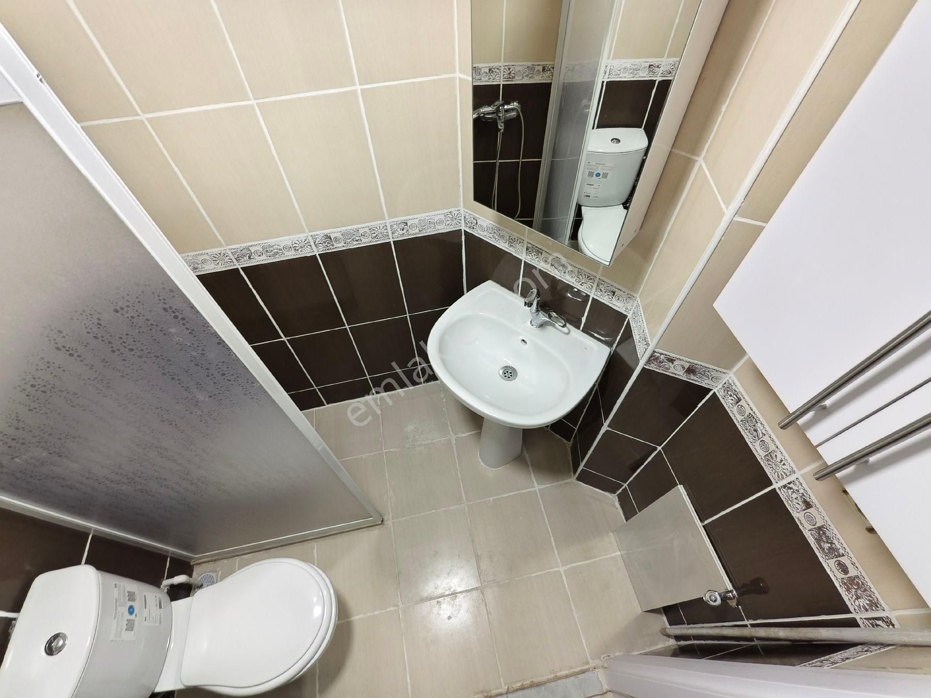 Pera'dan Cumhuriye Haller Karşısı Kiralık 1+1 Temiz Geniş Daire - Görsel 19