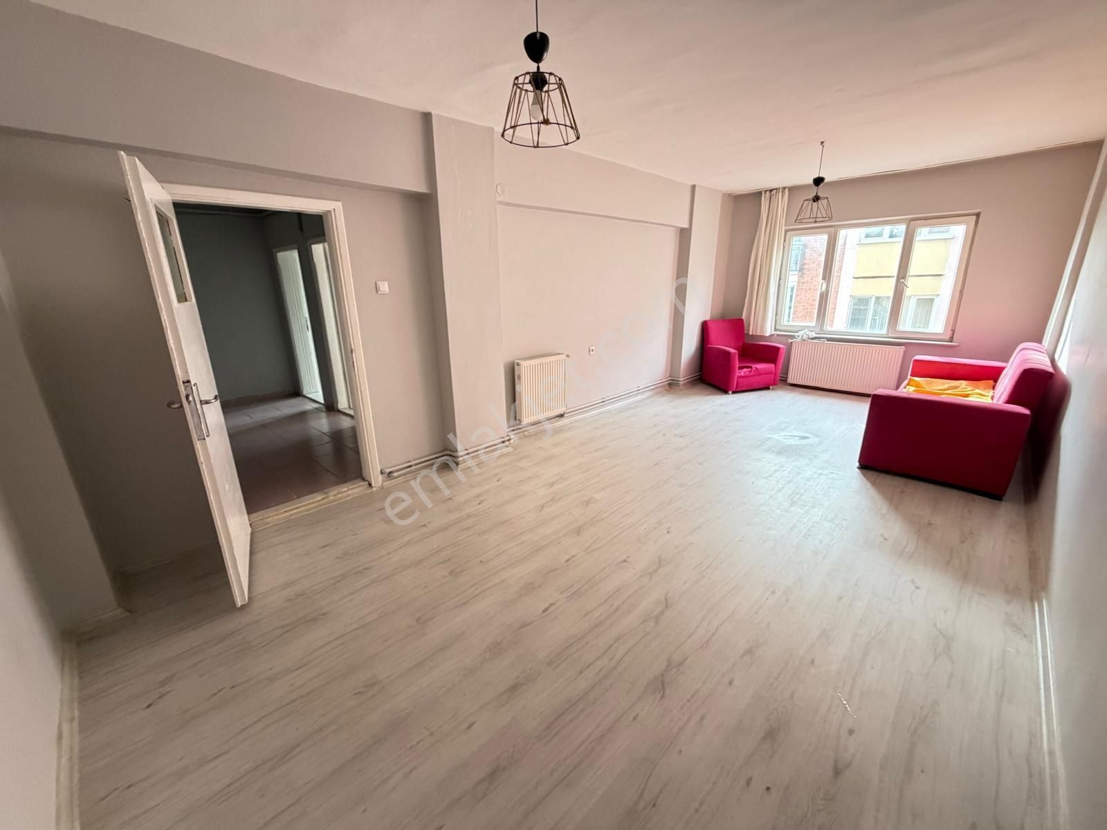 Oscar'dan Yenibağlar'da Seylap Caddesi Yakını Balkonlu 3+1 - Görsel 9