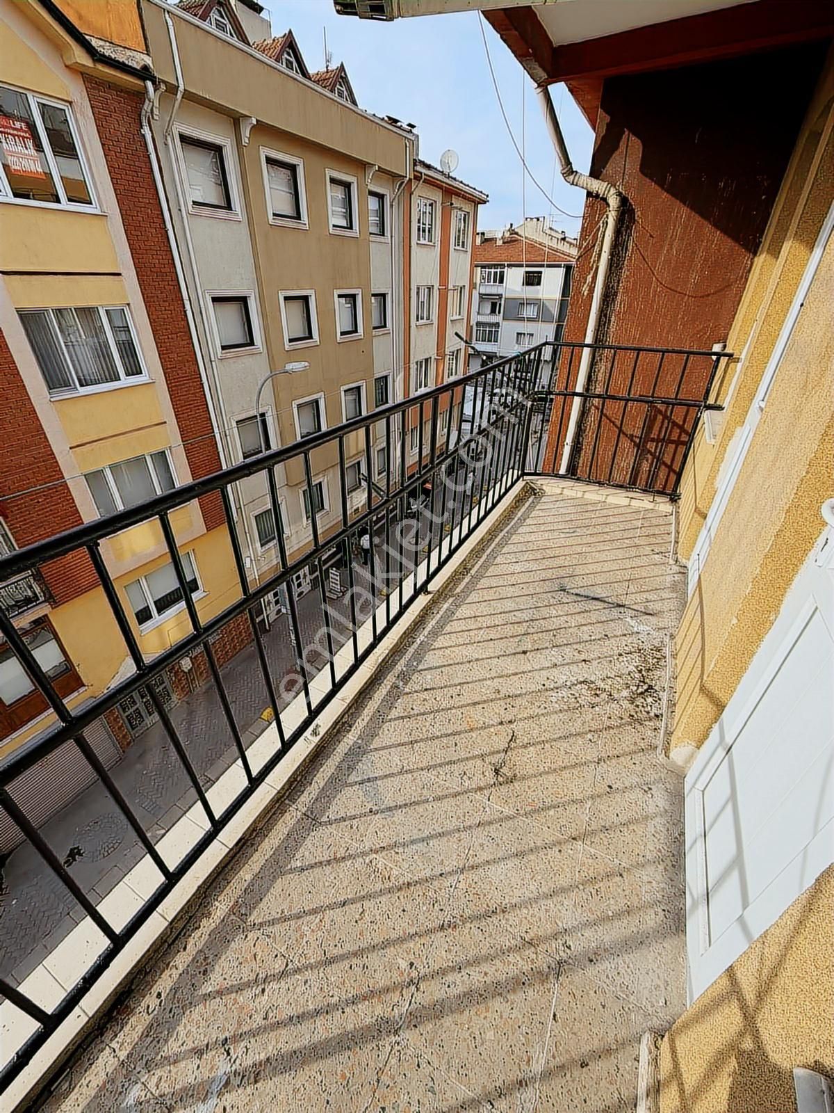 Oscar'dan Yenibağlar'da Seylap Caddesi Yakını Balkonlu 3+1 - Görsel 13