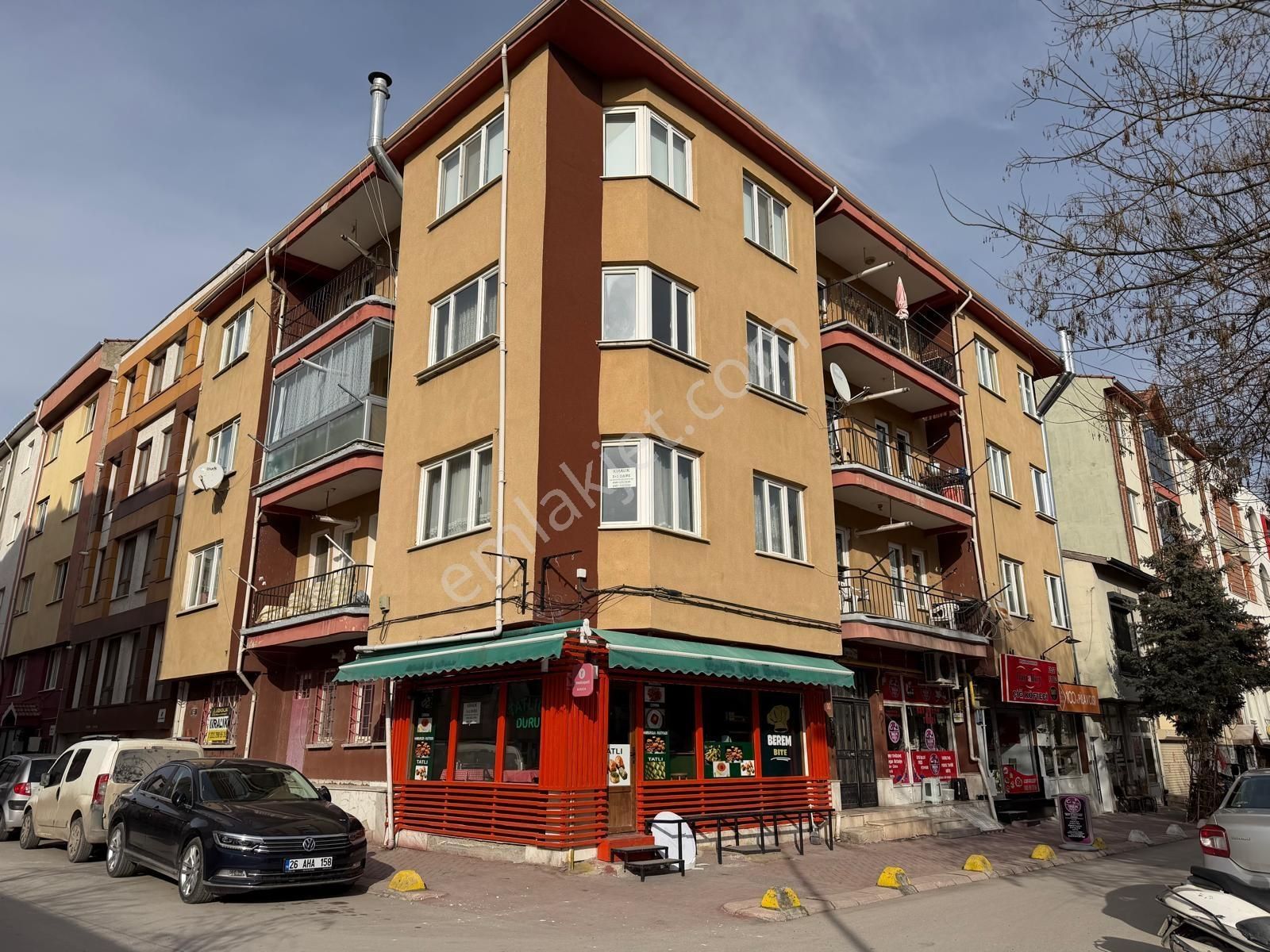 Oscar'dan Yenibağlar'da Seylap Caddesi Yakını Balkonlu 3+1