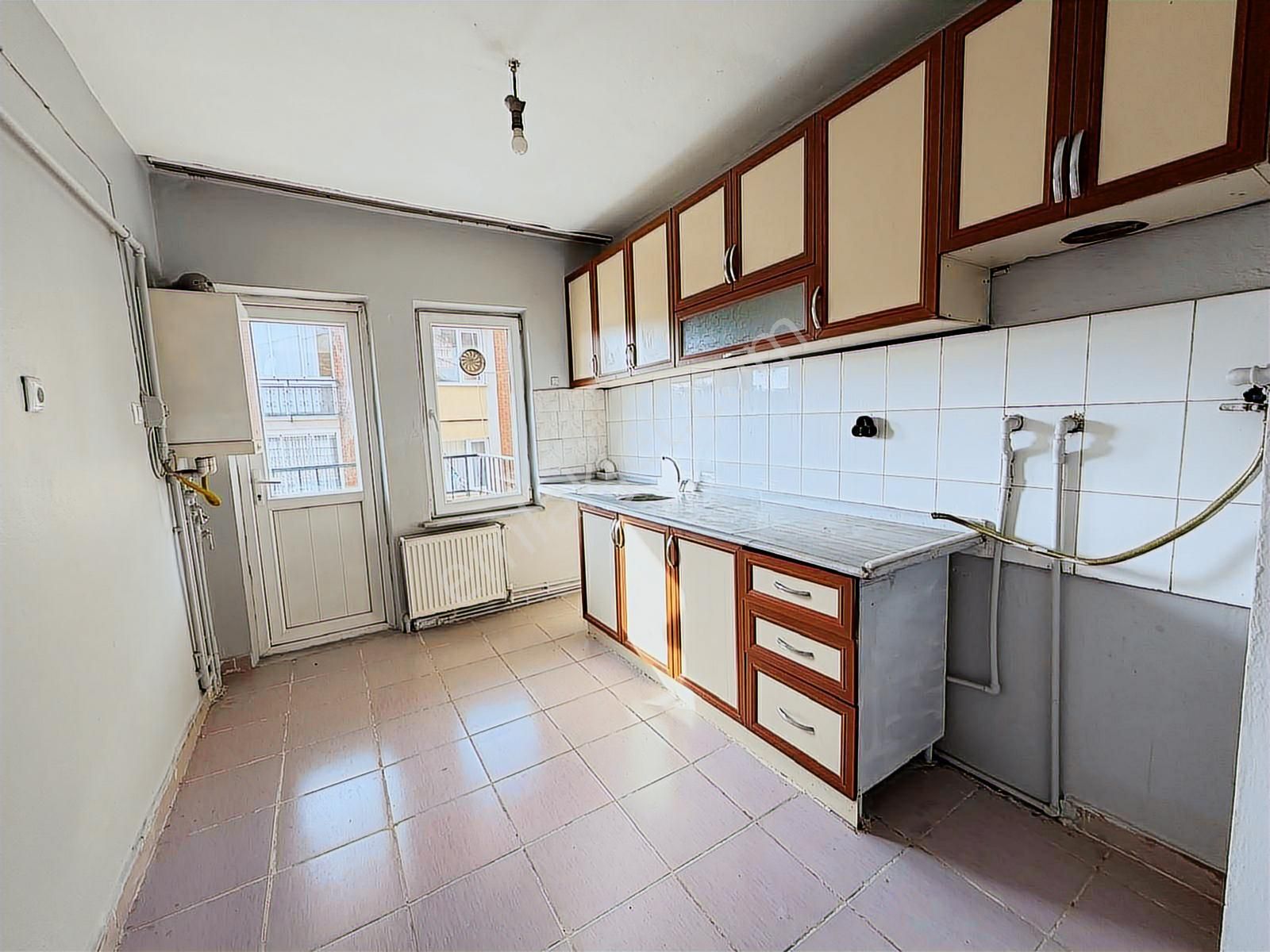 Oscar'dan Yenibağlar'da Seylap Caddesi Yakını Balkonlu 3+1 - Görsel 5