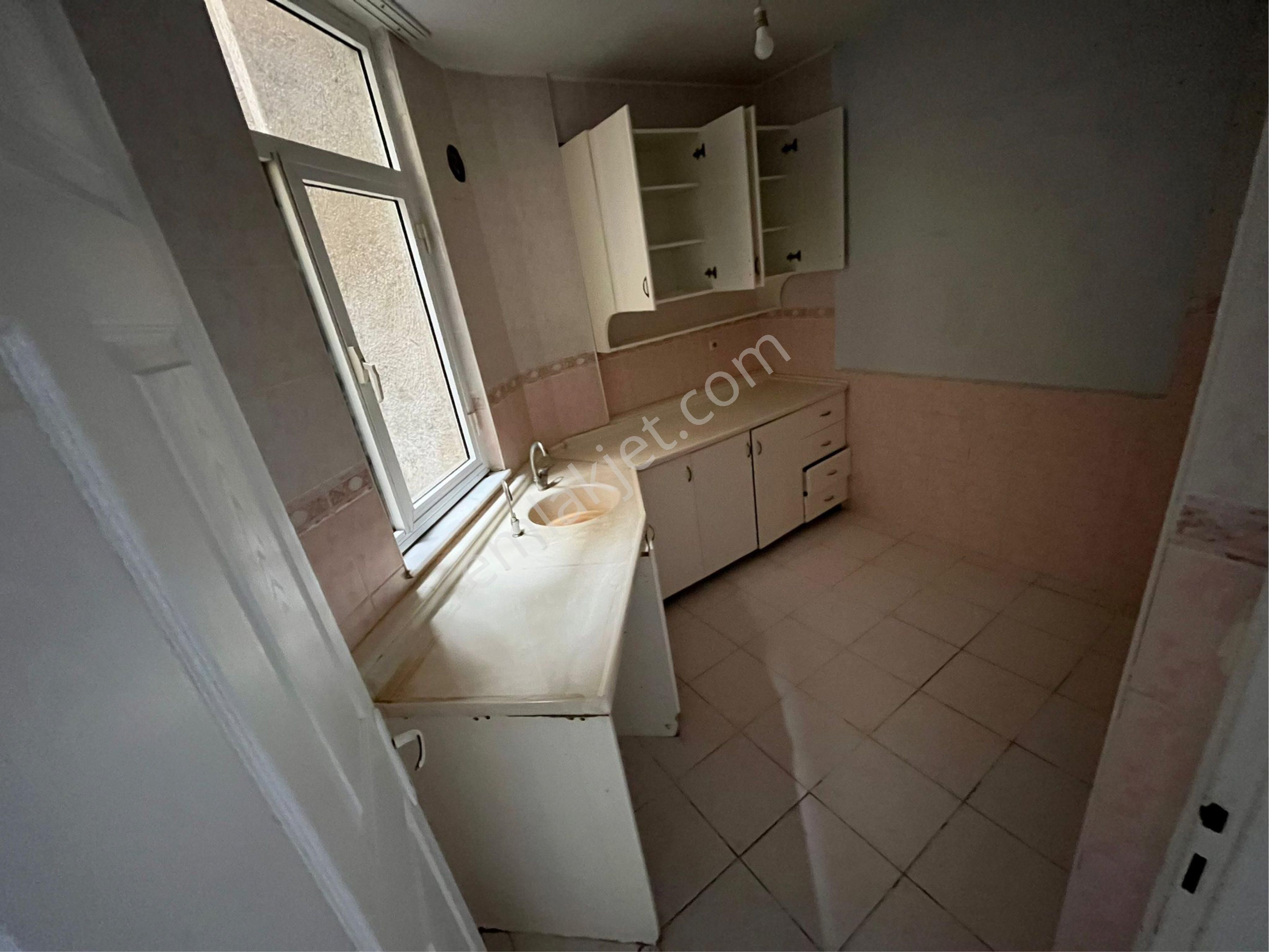 Kuşadası İkiçeşmelikte Kapalı Mutfak Satılık Daire - Görsel 12