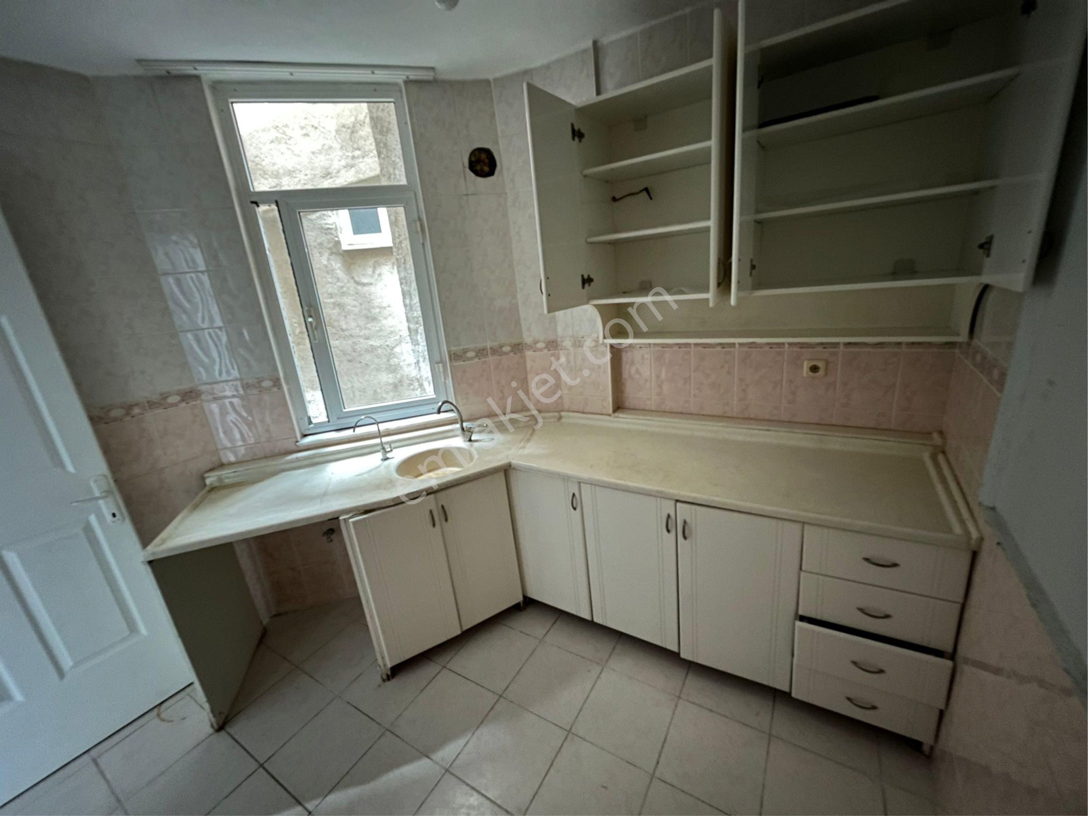 Kuşadası İkiçeşmelikte Kapalı Mutfak Satılık Daire - Görsel 21