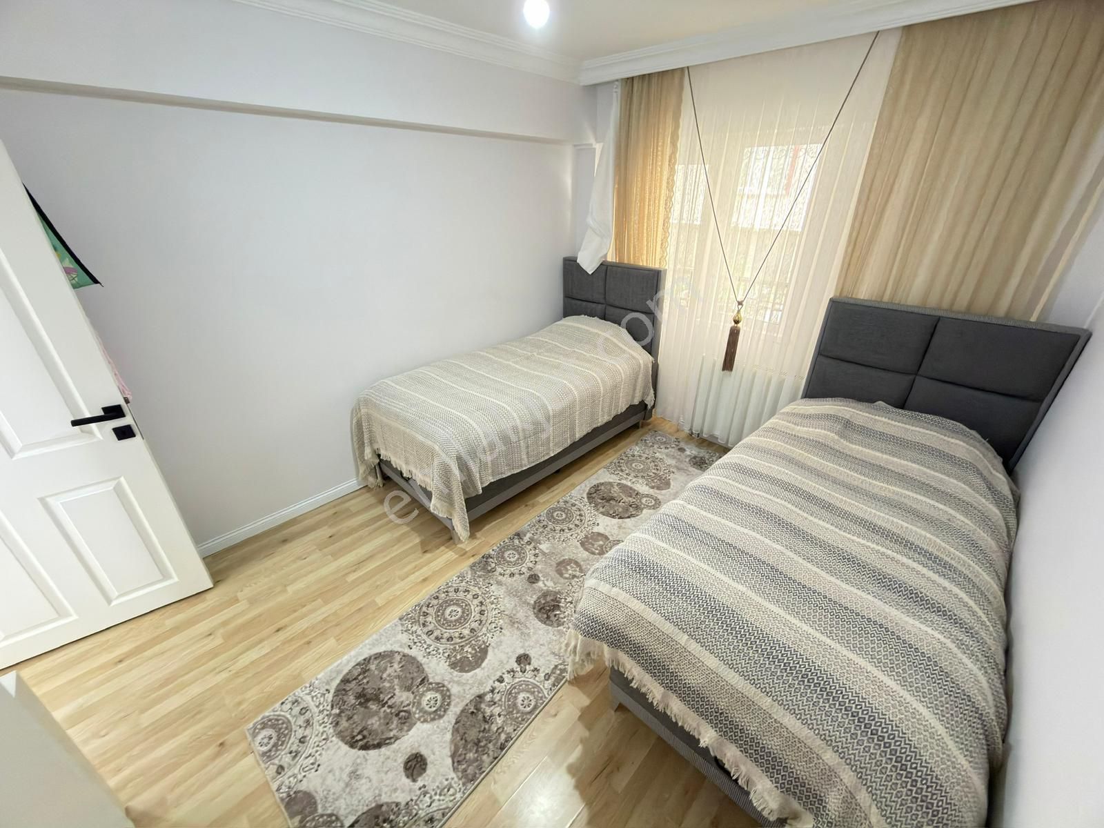 Kariyer'den Çambaşı Cad. Paraleli Asansörlü Lüx Yapılı Giriş 3+1 - Görsel 22