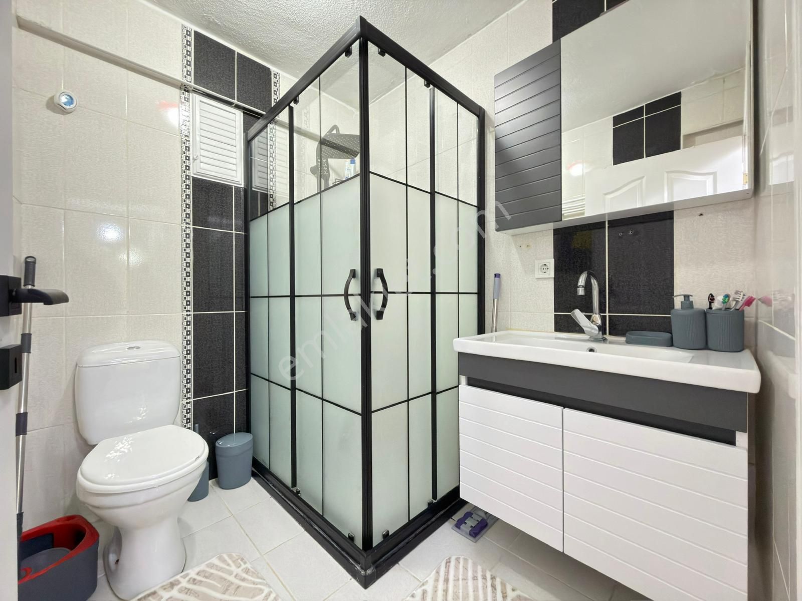 Kariyer'den Çambaşı Cad. Paraleli Asansörlü Lüx Yapılı Giriş 3+1 - Görsel 35