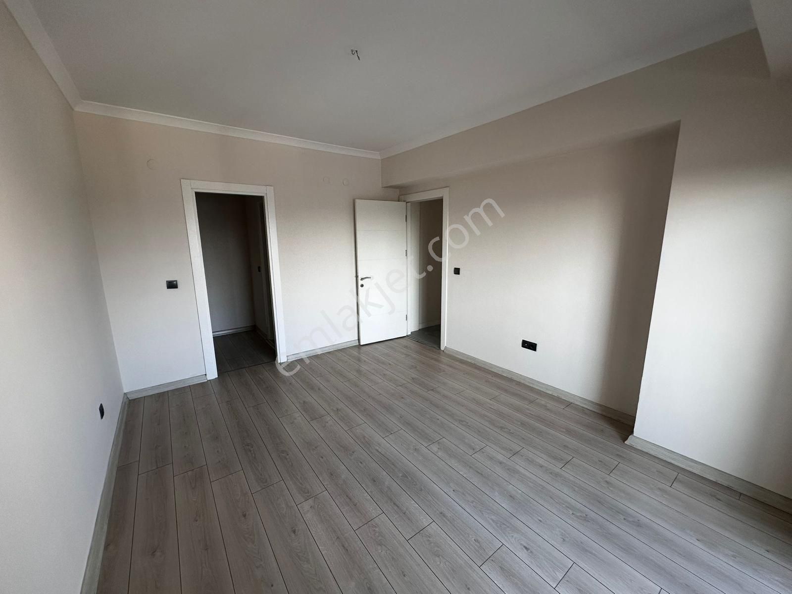 Sahibinden Site İçerisinnde 2+1 Daire - Görsel 14