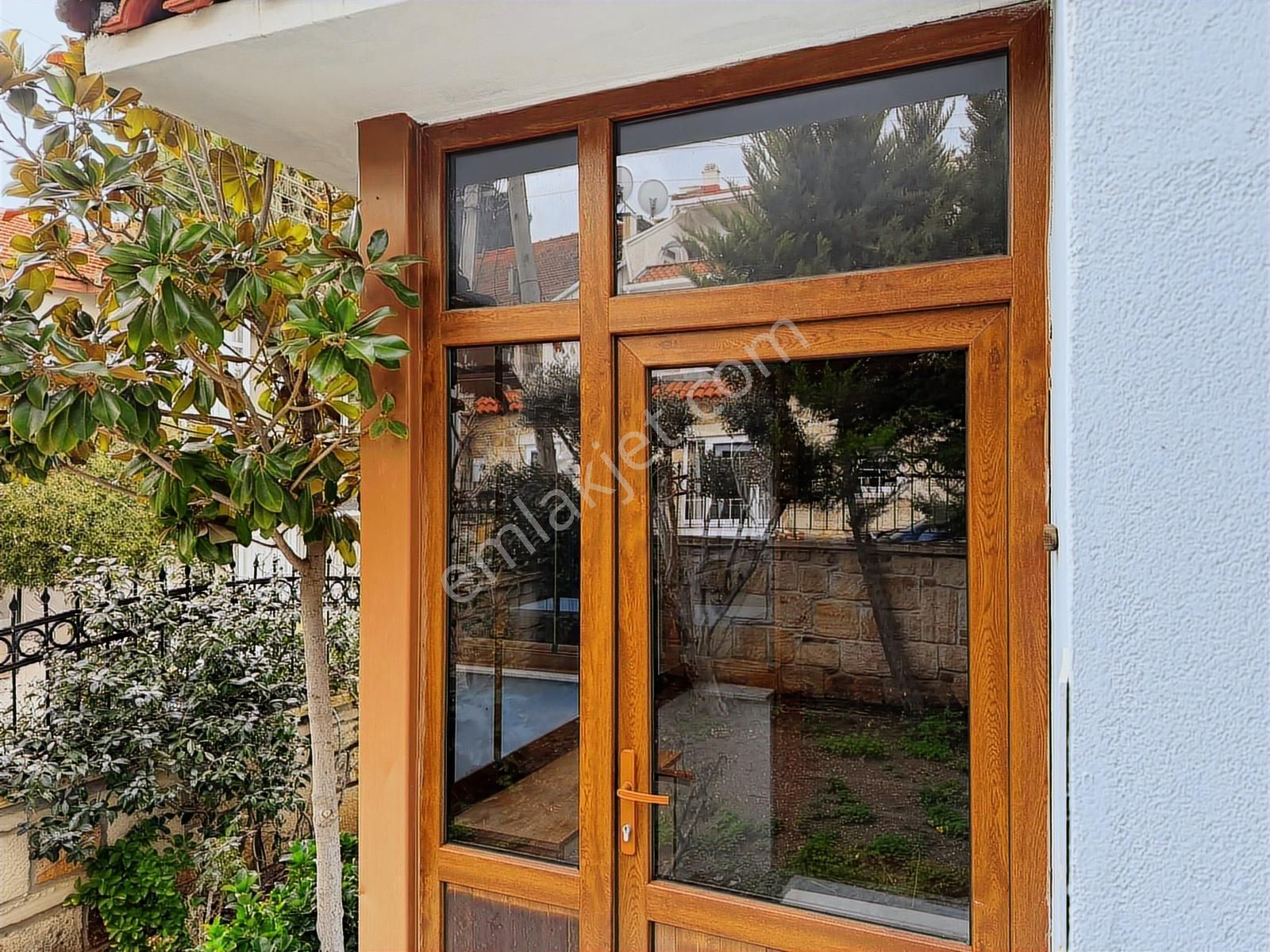 Foça İsmetpaşa Mah. Eşyalı Kiralık 1+1 Bahçe Katı Daire - Görsel 6