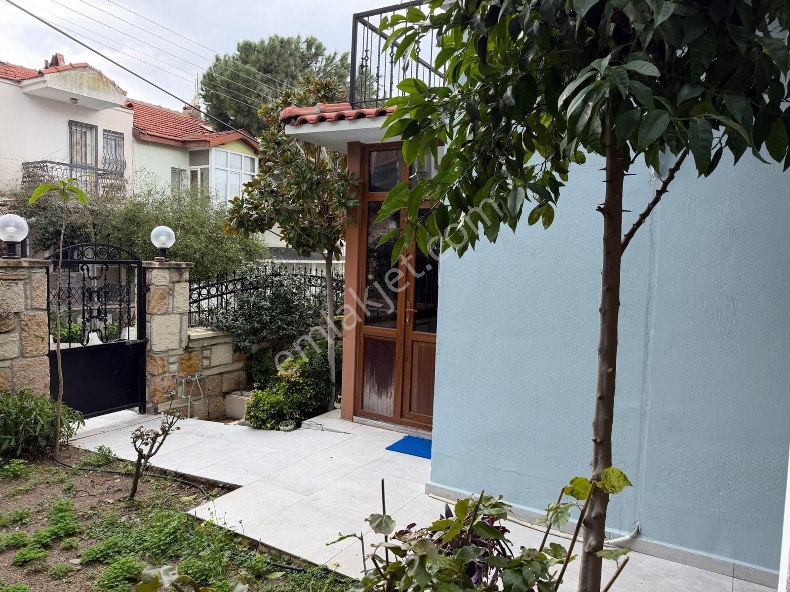 Foça İsmetpaşa Mah. Eşyalı Kiralık 1+1 Bahçe Katı Daire - Görsel 16