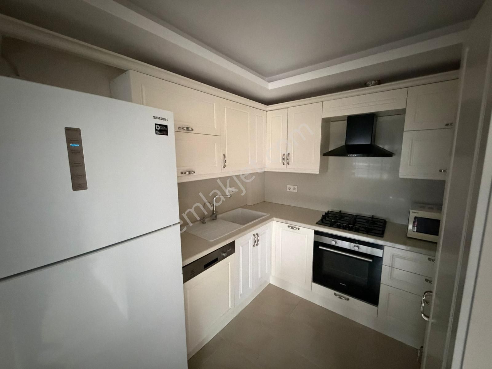 Foça İsmetpaşa Mah. Eşyalı Kiralık 1+1 Bahçe Katı Daire - Görsel 2