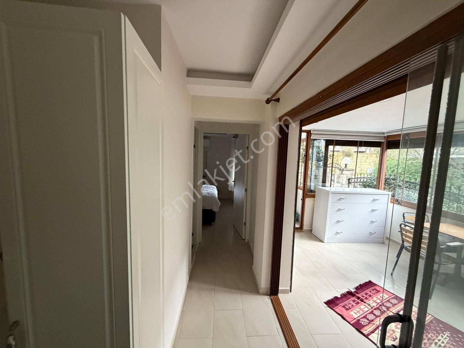 Foça İsmetpaşa Mah. Eşyalı Kiralık 1+1 Bahçe Katı Daire - Görsel 9