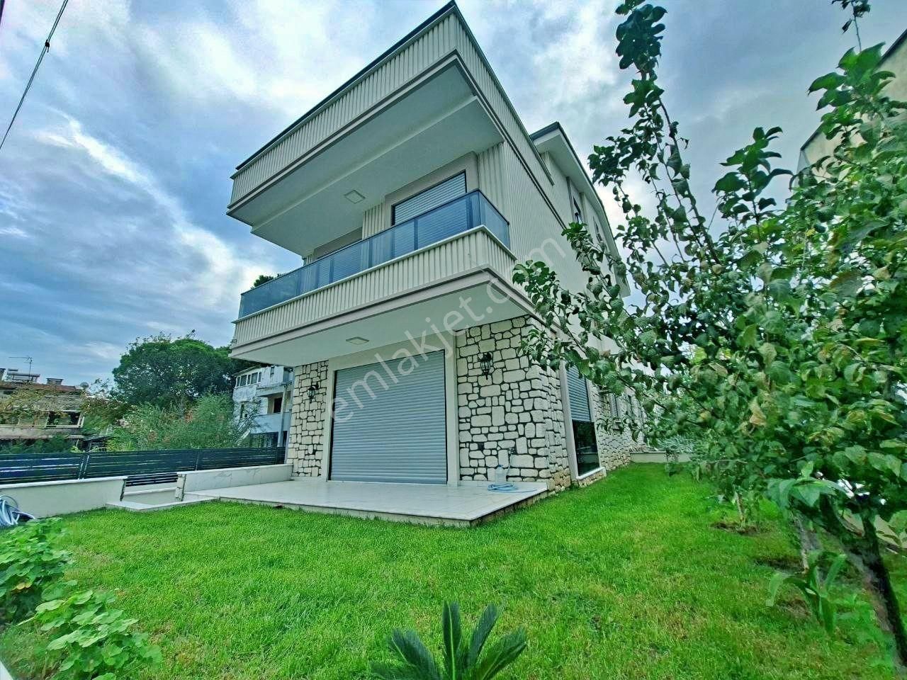 Uytundan Akçay Yenimahalle'de Denize 200 Metre Satılık 3+1 Villa