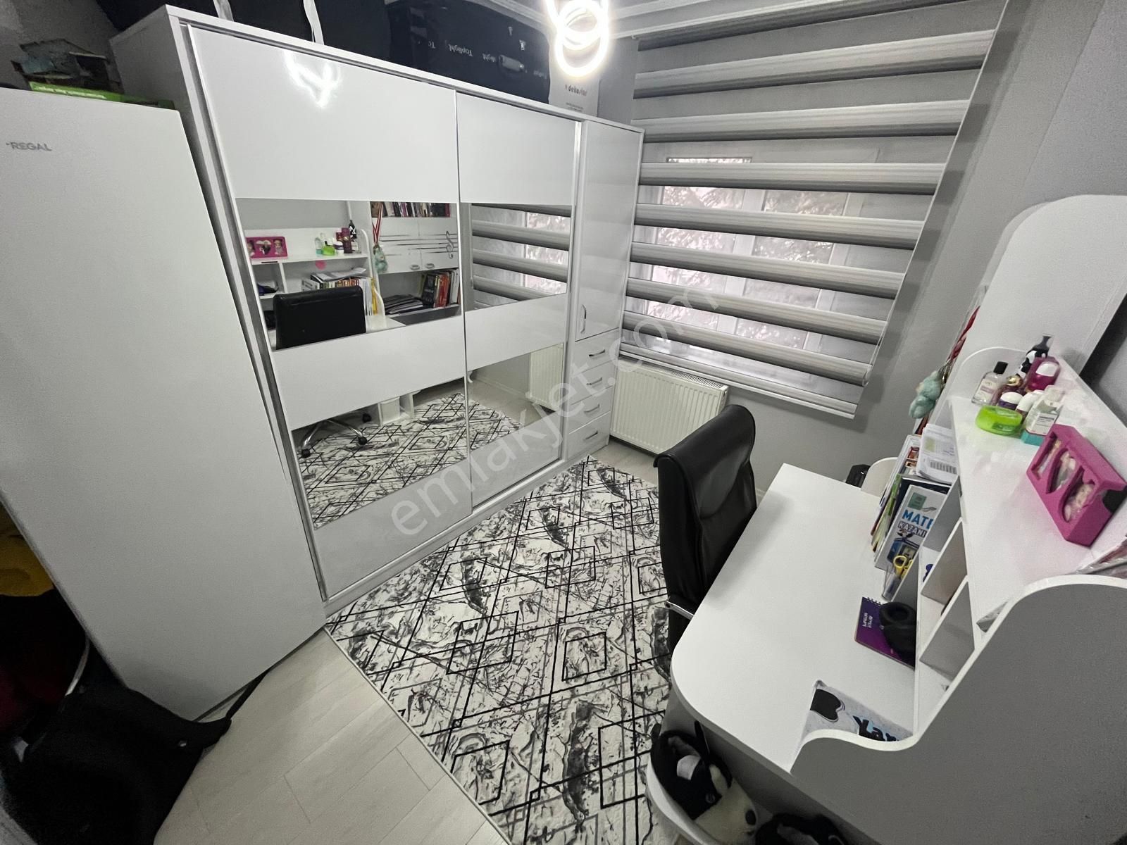 Koza Emlak'tan Ertuğrulgazi Mahalesinde Site İçinde Ara Katta 3+1 Satılık Daire - Görsel 7