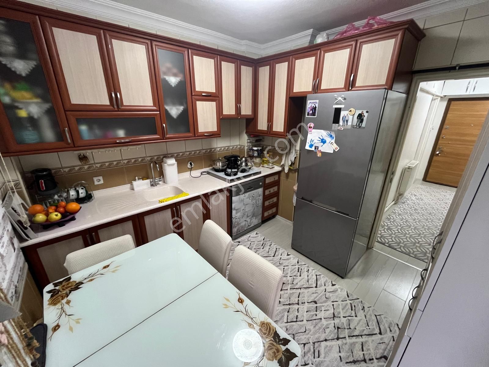 Koza Emlak'tan Ertuğrulgazi Mahalesinde Site İçinde Ara Katta 3+1 Satılık Daire - Görsel 2