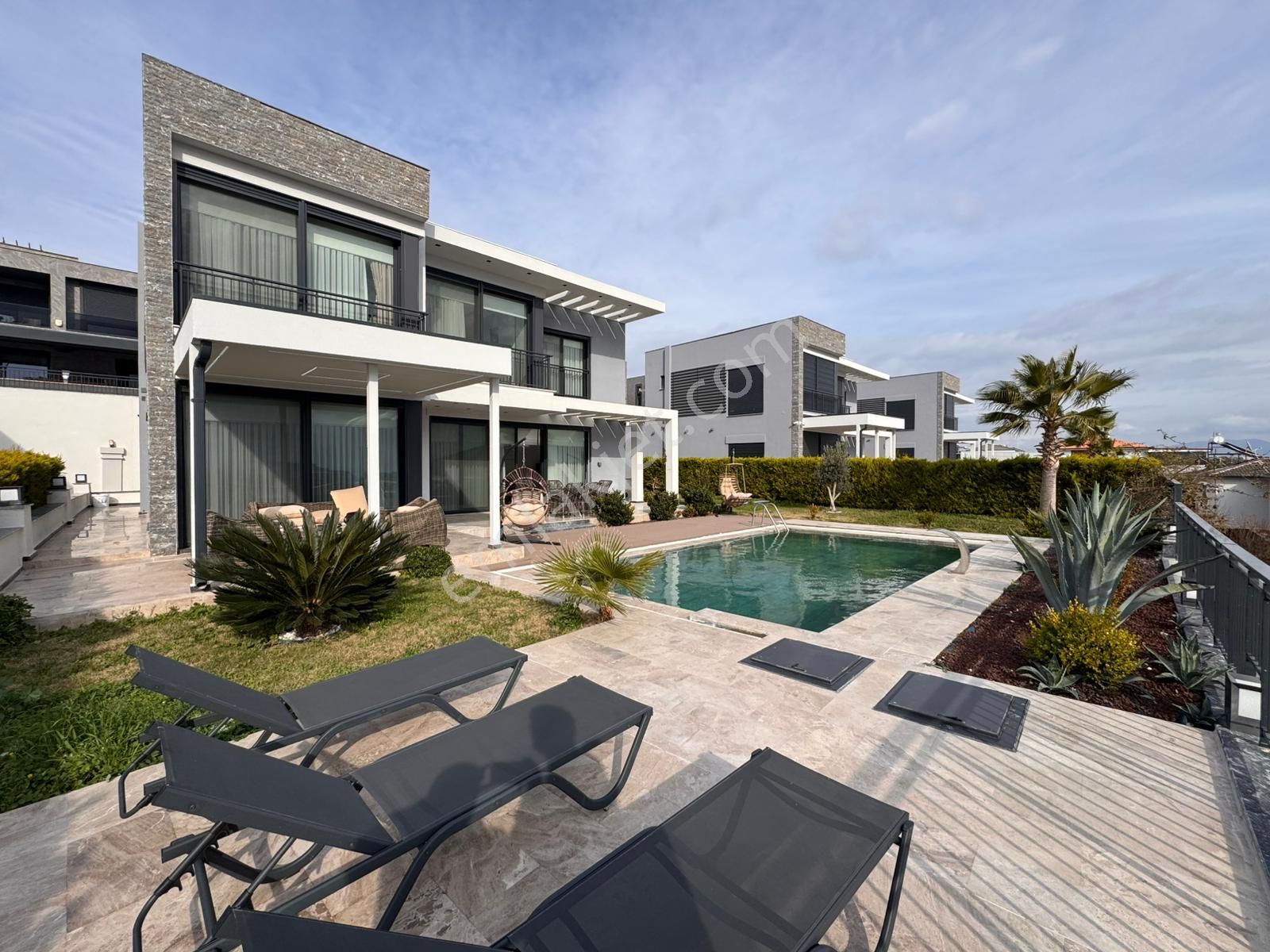 Muhteşem Lüks Deniz Manzaralı Önü Kapanmaz Villa - Görsel 2