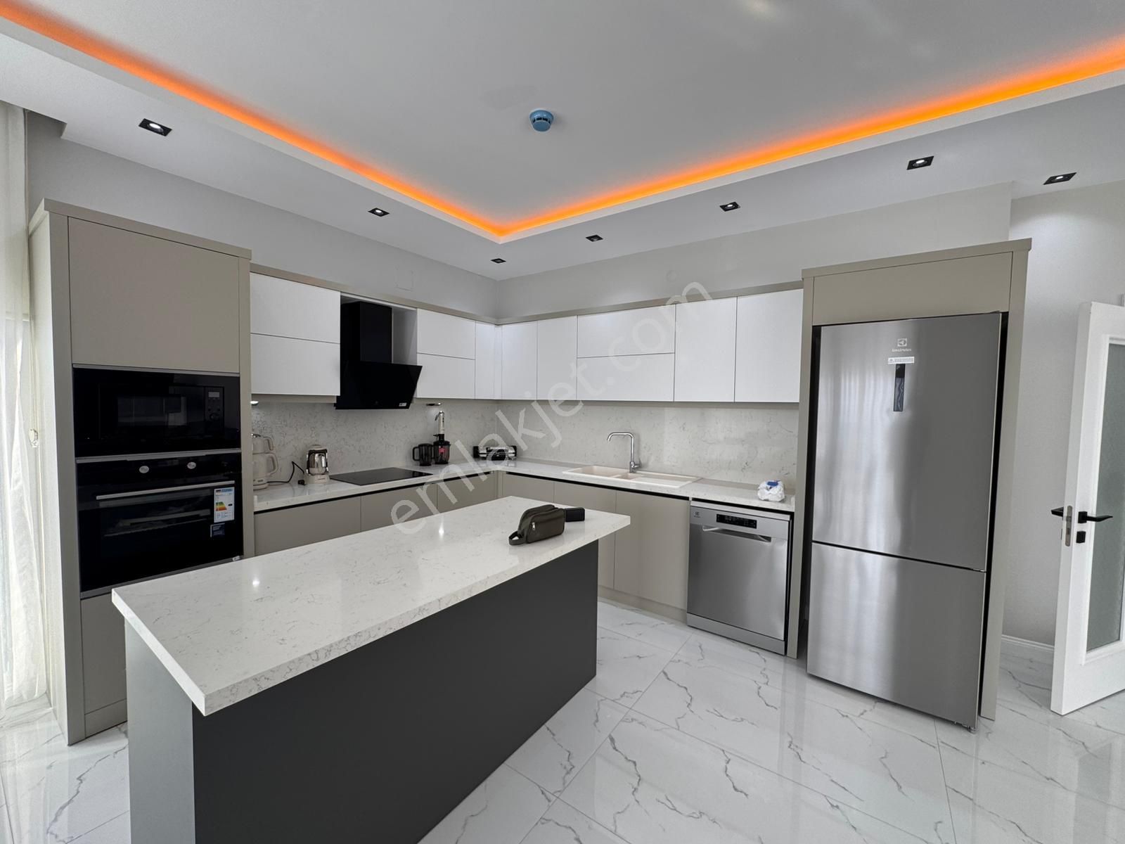 Muhteşem Lüks Deniz Manzaralı Önü Kapanmaz Villa - Görsel 9