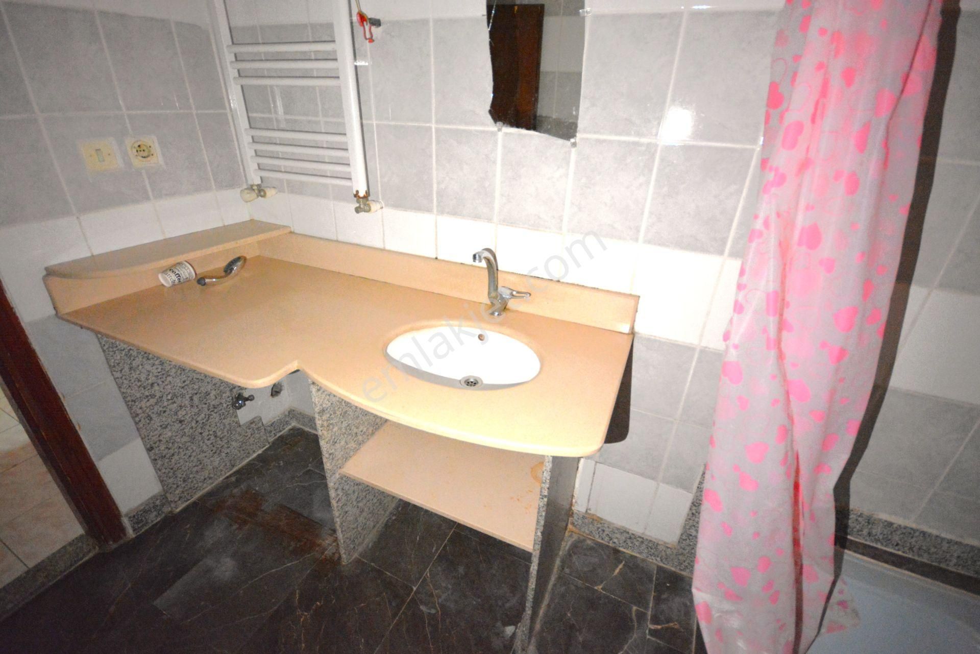 Kiralık Arakat 3+1 Asansör Yok 110 M2 Güney Cephe Daima Güneş Alıyor - Görsel 17