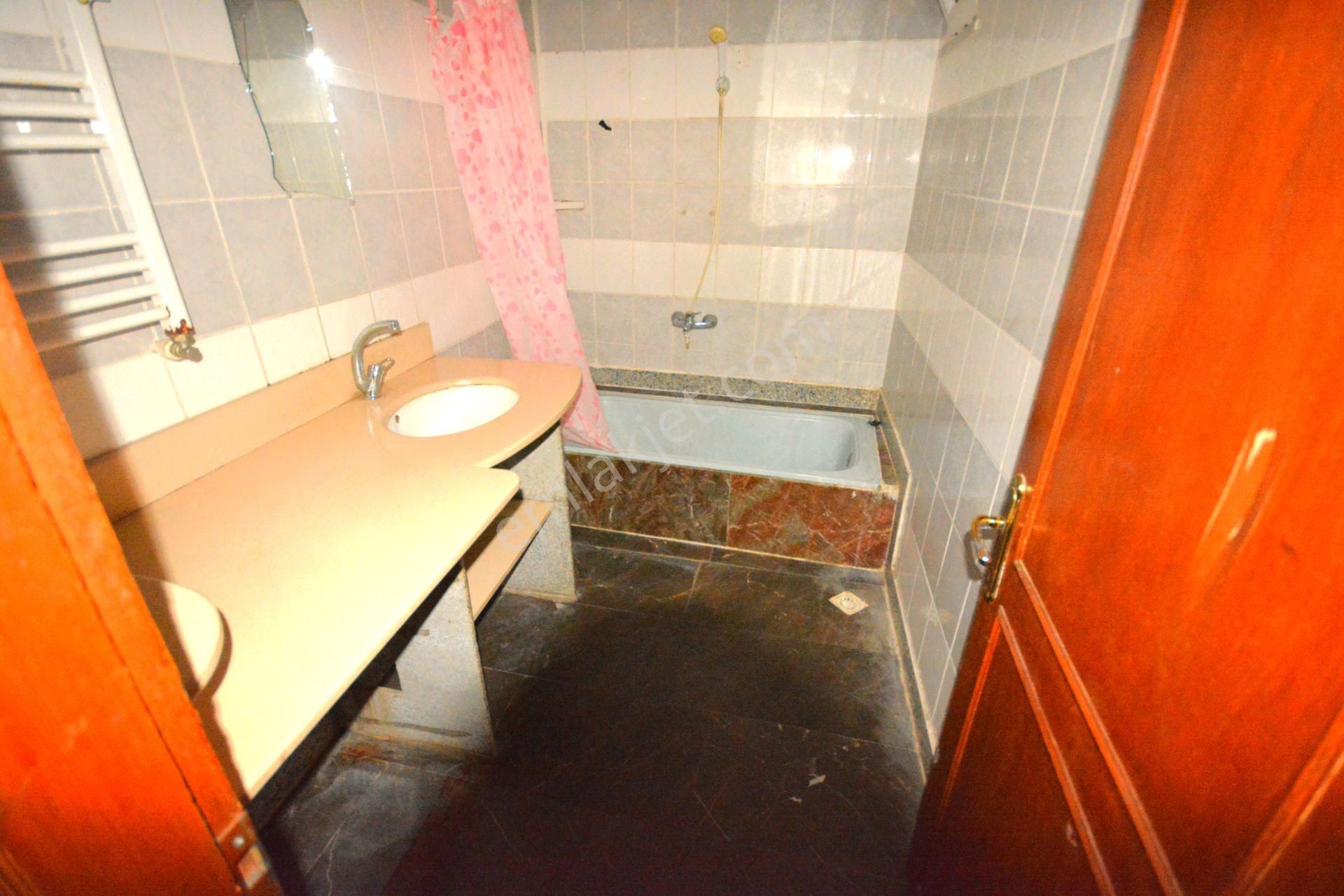 Kiralık Arakat 3+1 Asansör Yok 110 M2 Güney Cephe Daima Güneş Alıyor - Görsel 10