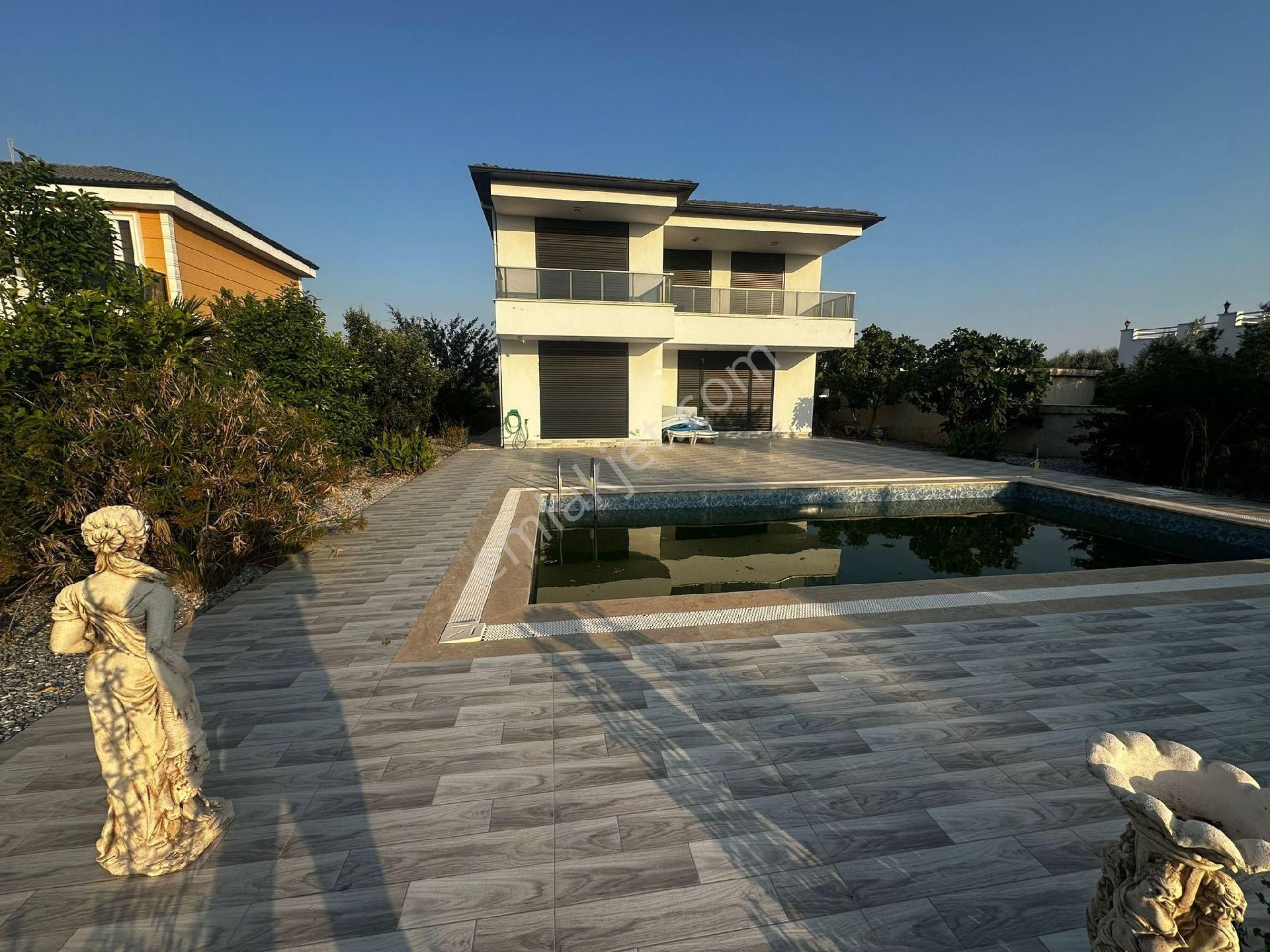 Didim Yeşiltepede Tam Müstakil Eşyalı 4+1 Havuzlu Villa