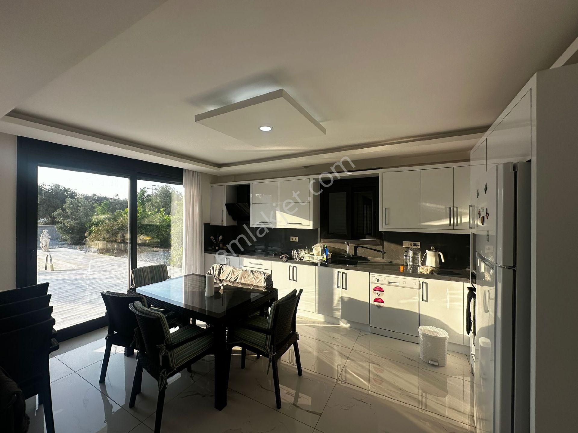 Didim Yeşiltepede Tam Müstakil Eşyalı 4+1 Havuzlu Villa - Görsel 11