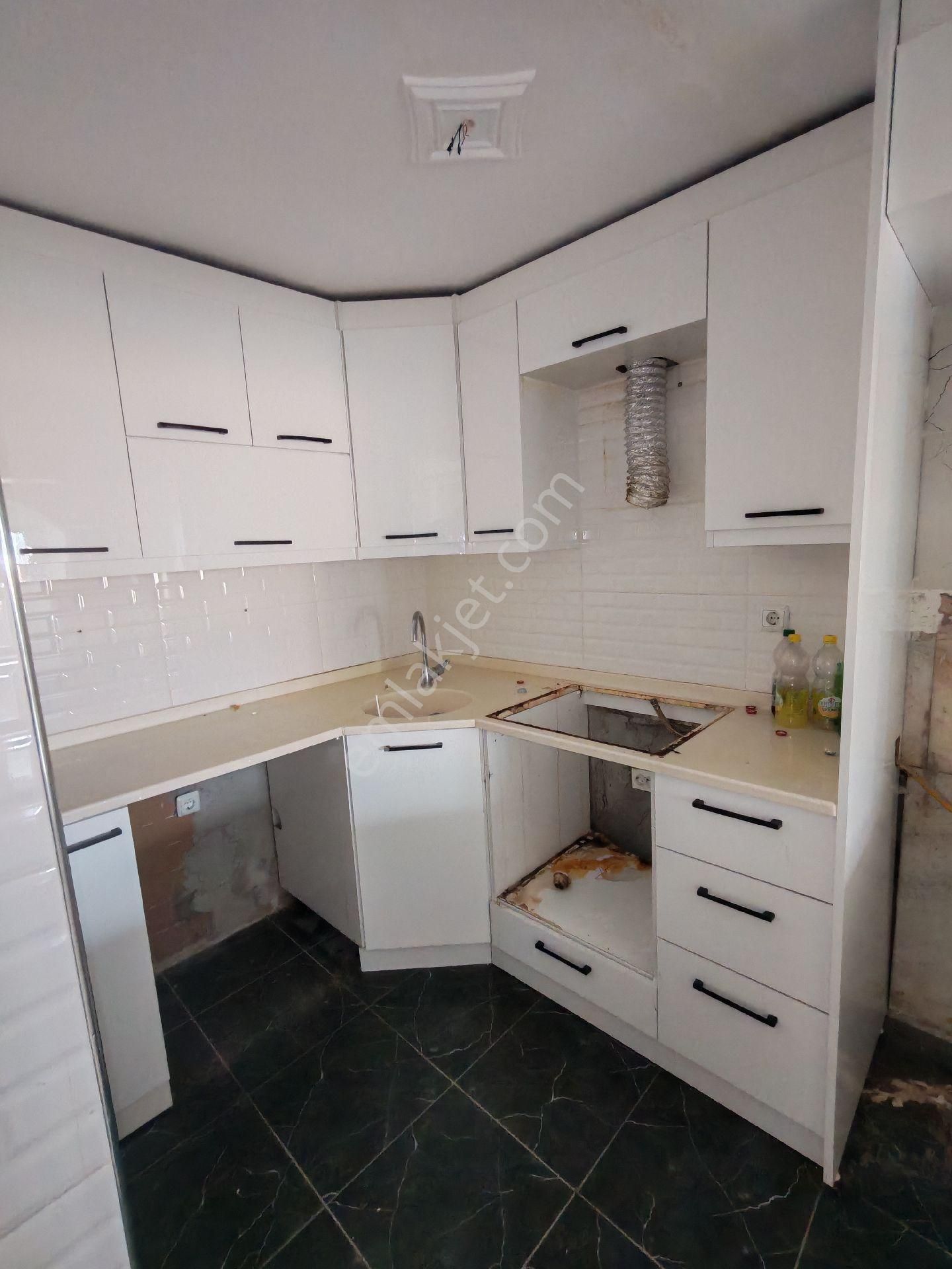 Barış Gayrimenkul'den Karaağaç'ta Ara Kat Bakımlı 2+1 Daire - Görsel 3