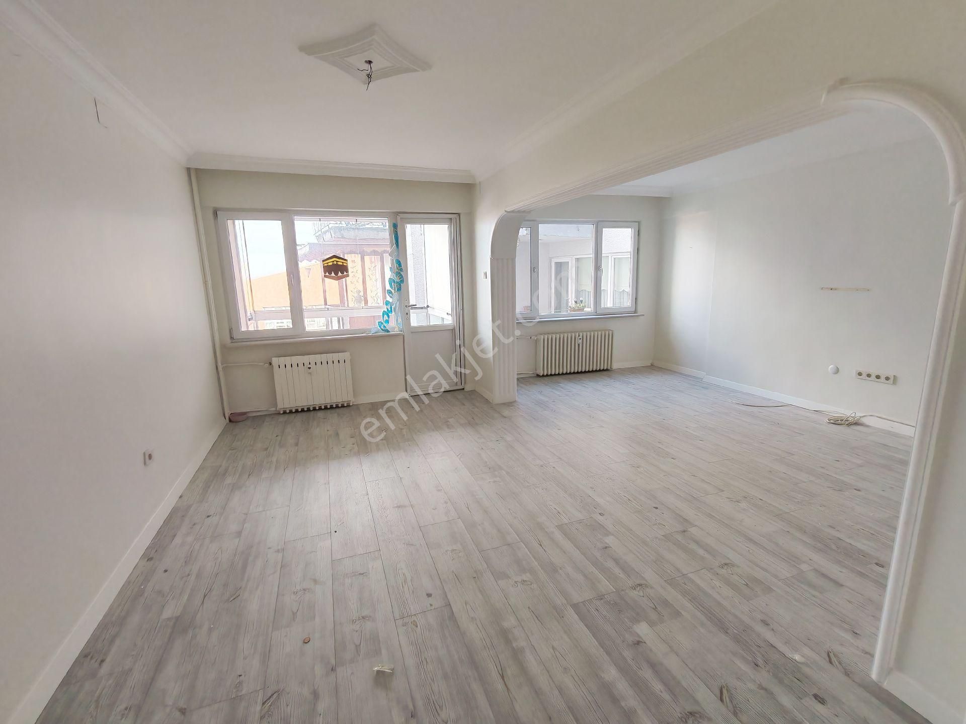 Barış Gayrimenkul'den Karaağaç'ta Ara Kat Bakımlı 2+1 Daire