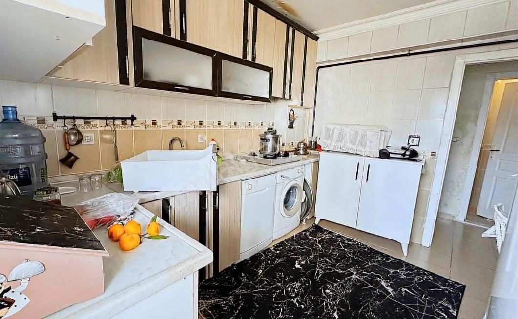 Yeşilbayır Mahallesinde Saat Kulesi Yakını Katta 3+1 Satılık Daire - Görsel 5