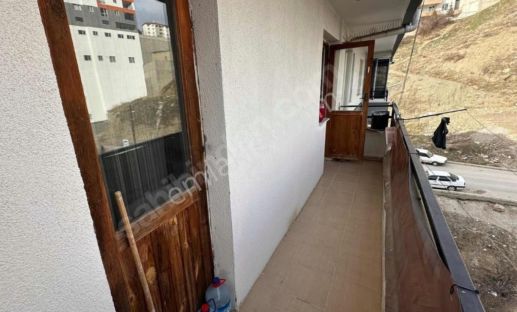 Yeşilbayır Mahallesinde Saat Kulesi Yakını Katta 3+1 Satılık Daire - Görsel 20