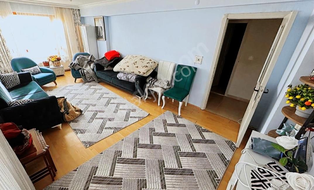 Yeşilbayır Mahallesinde Saat Kulesi Yakını Katta 3+1 Satılık Daire - Görsel 3