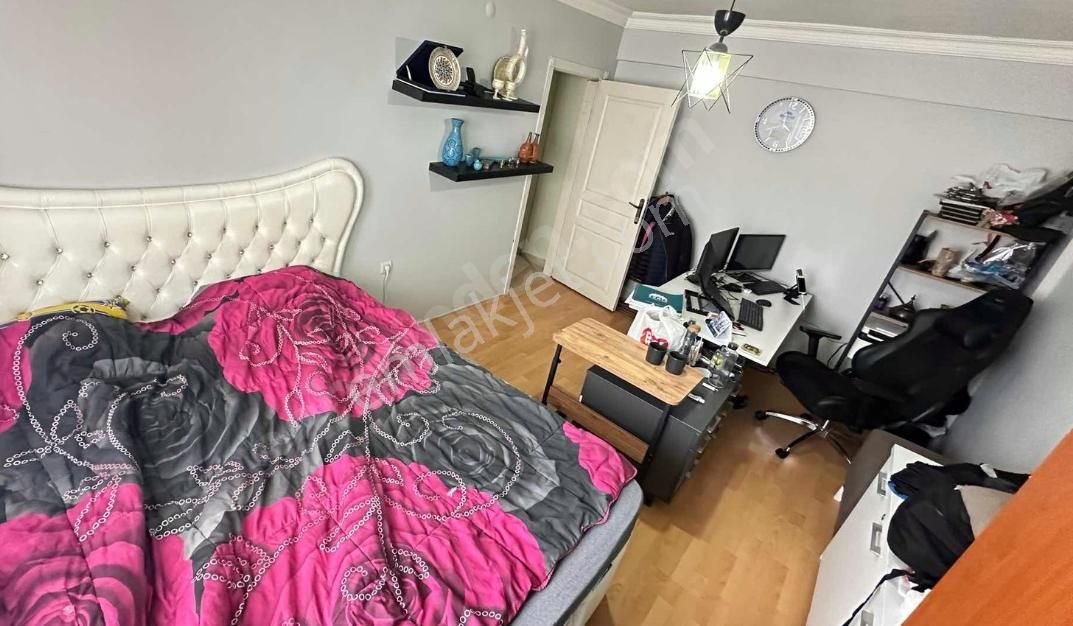 Yeşilbayır Mahallesinde Saat Kulesi Yakını Katta 3+1 Satılık Daire - Görsel 17