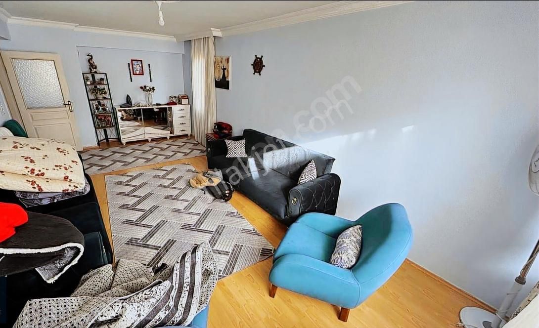 Yeşilbayır Mahallesinde Saat Kulesi Yakını Katta 3+1 Satılık Daire - Görsel 2