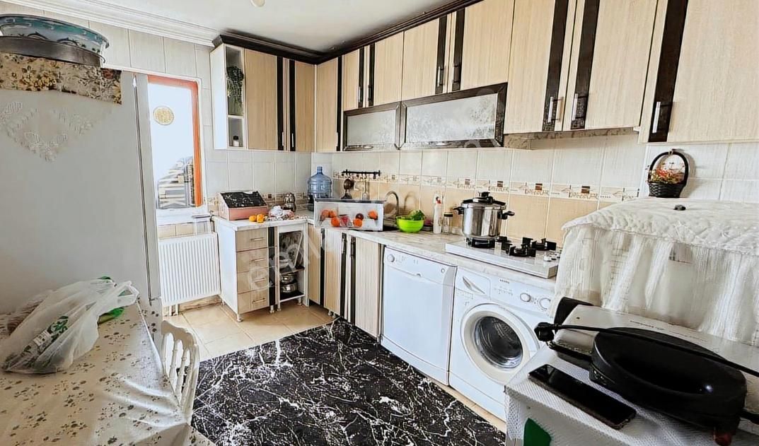 Yeşilbayır Mahallesinde Saat Kulesi Yakını Katta 3+1 Satılık Daire - Görsel 6