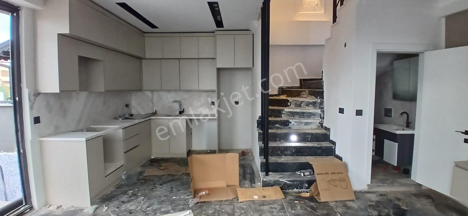 Sakarya Kocaali De Deniz Manzaralı Havuzlu Ön & Arka Cephe Seçenekli Lüks - Görsel 8