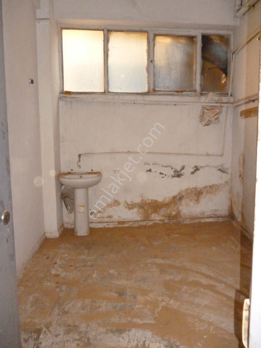 Sakarya Mh. 110 M2 Bodrum Kat Atölye - Görsel 13