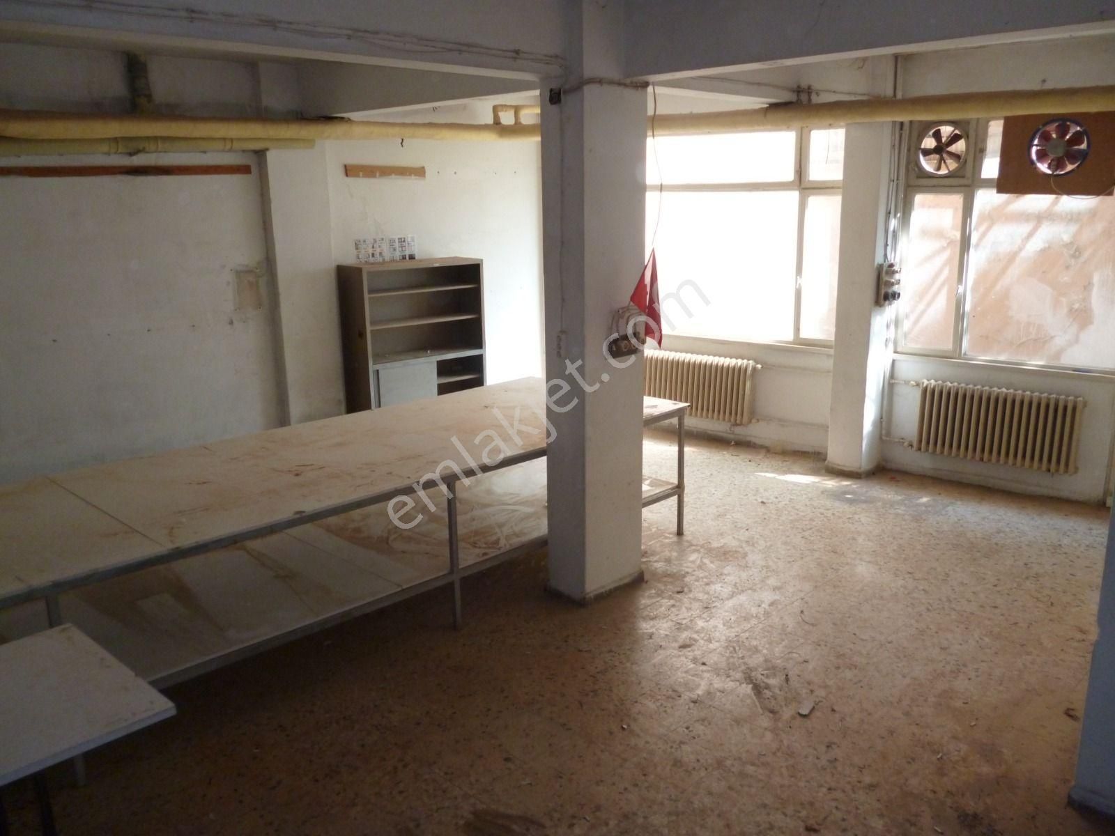 Sakarya Mh. 110 M2 Bodrum Kat Atölye - Görsel 8