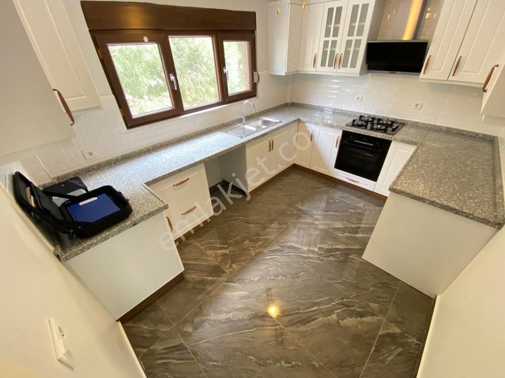 ꧁akçay Ay Emlak'tan꧂çamlıbel'de Deniz Ve Dağ Manzaralı Havuzlu Satılık 6+1 Tam Bağımsız Taş Villa - Görsel 6