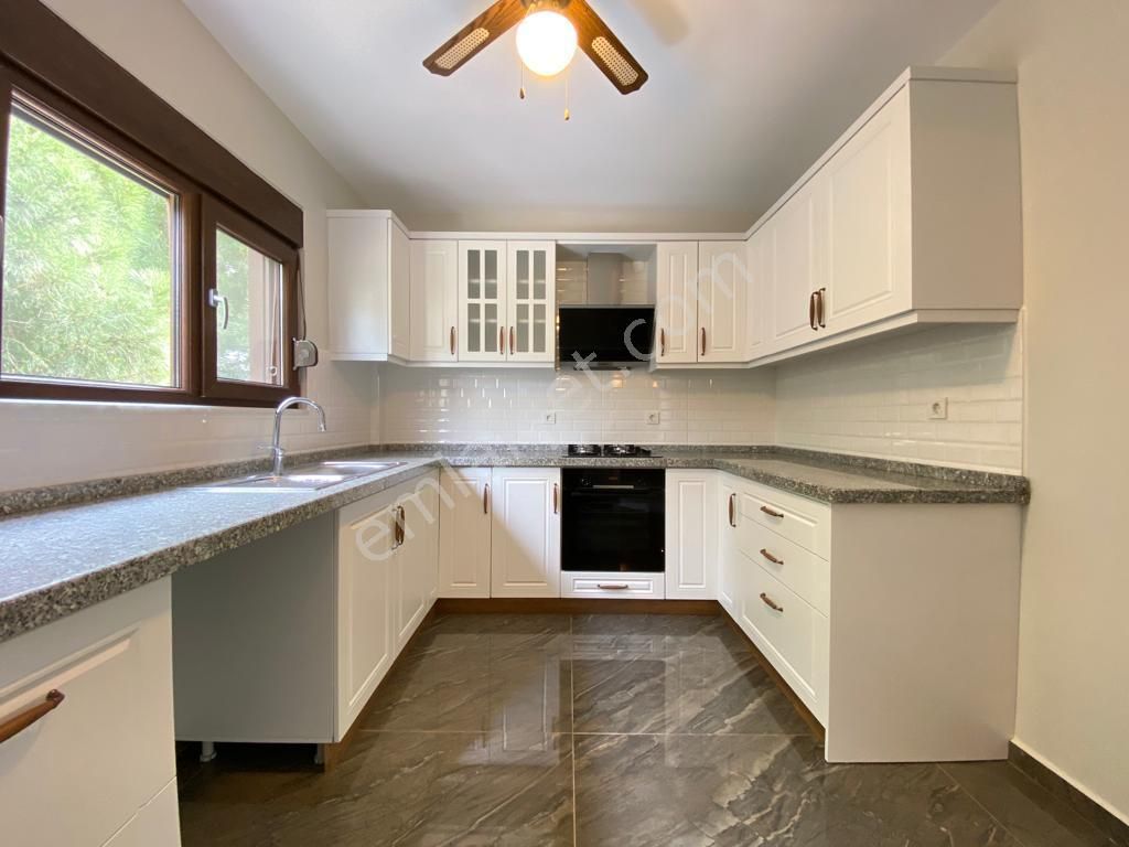 ꧁akçay Ay Emlak'tan꧂çamlıbel'de Deniz Ve Dağ Manzaralı Havuzlu Satılık 6+1 Tam Bağımsız Taş Villa - Görsel 4