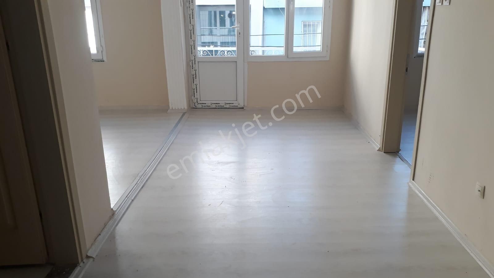 Karabağlar Eserkent Merkeze Yakın Emekli Çalışan Bekar Erkeğe Uyğun 2+1 Teraslı Kiralık Daire - Görsel 2