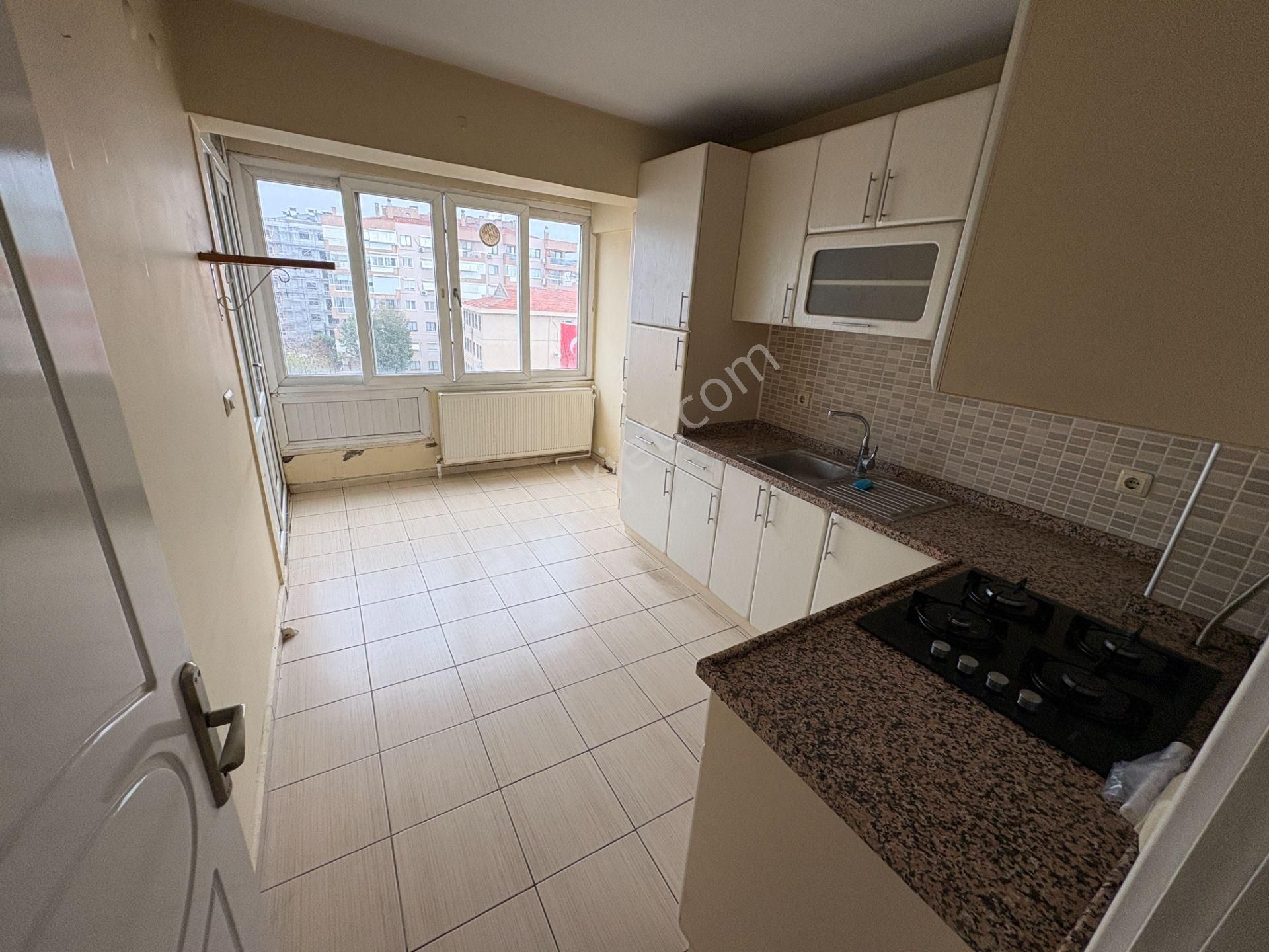 Karşıyaka Ordu Ve Girne Bulvarı Yakını Kiralık Daire - Görsel 12