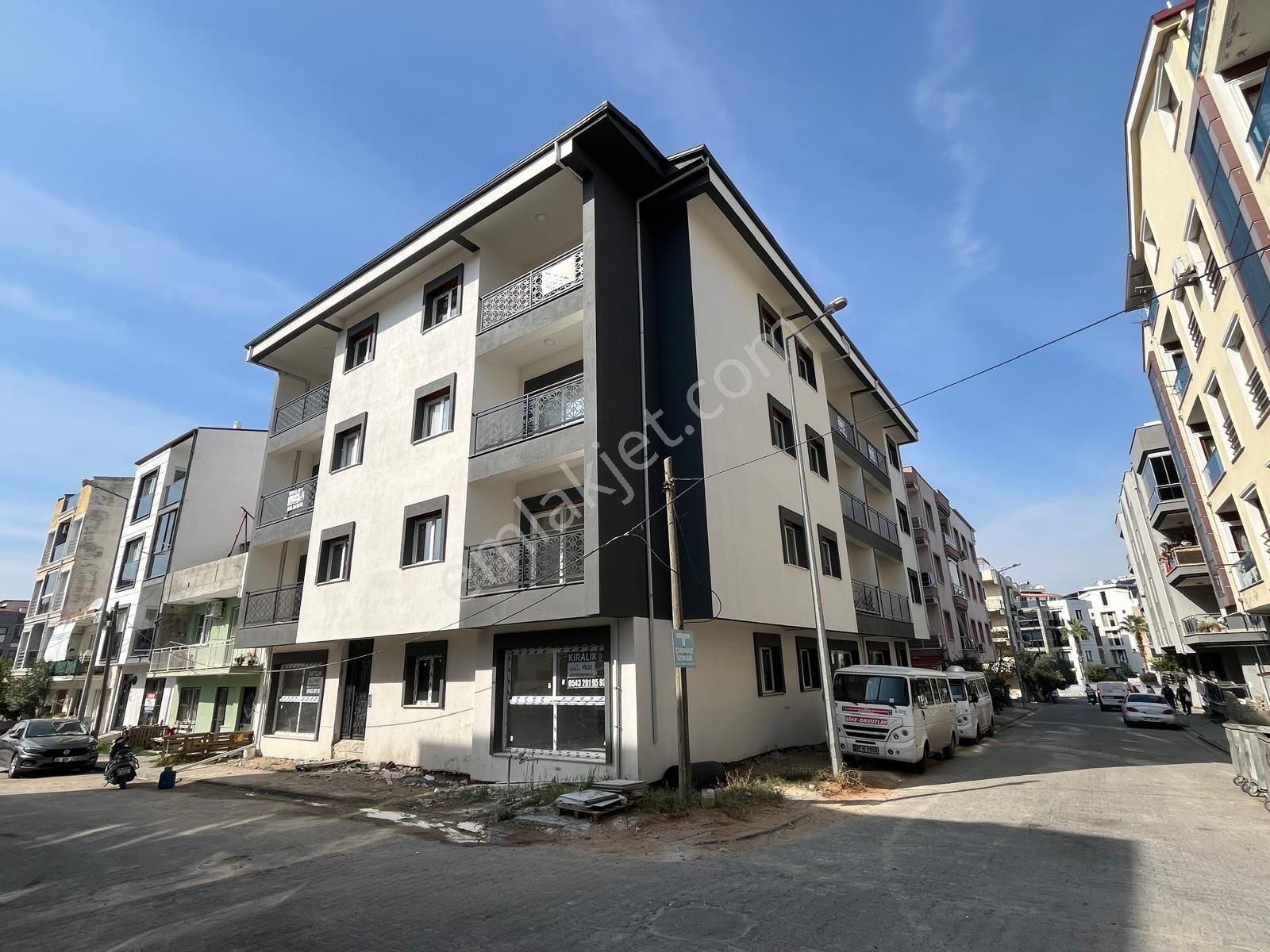 Kuşadası Davutlar Bölgesinde Satılık 2+1 Daire