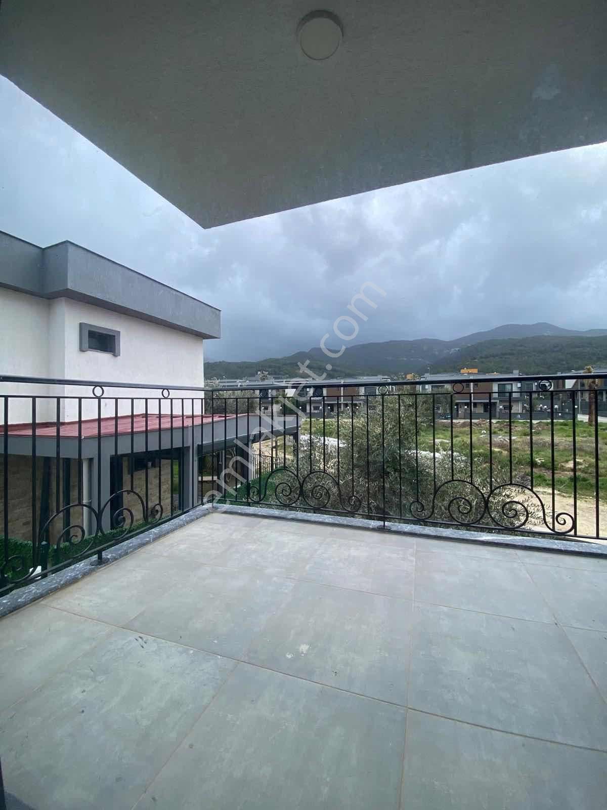 Kuşadası Davutlarda Satılık Lüks 2+1 Daire - Görsel 17