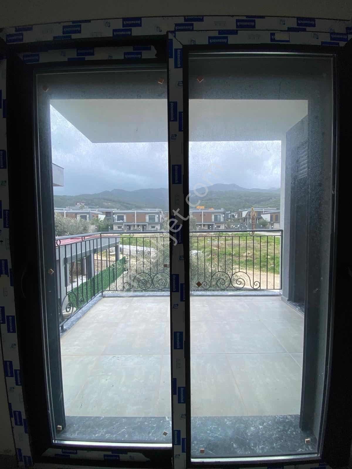 Kuşadası Davutlarda Satılık Lüks 2+1 Daire - Görsel 3