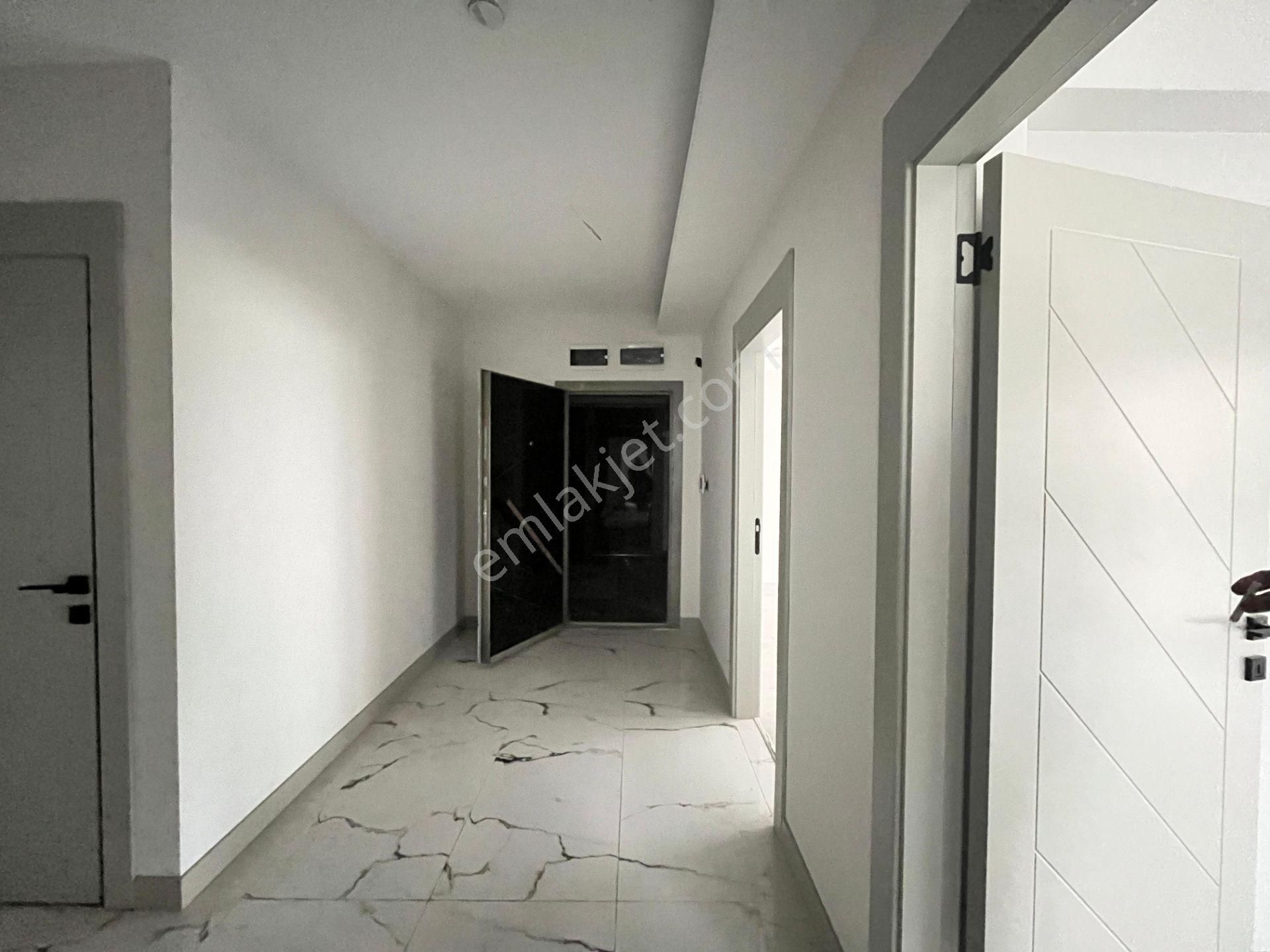 Kent'ten Neşetertaş Caddesi Cadde Üzerinde Teras Balkonlu 3+1 Daire *** - Görsel 20