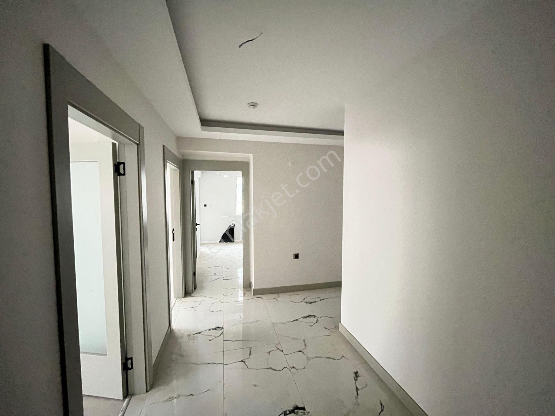 Kent'ten Neşetertaş Caddesi Cadde Üzerinde Teras Balkonlu 3+1 Daire *** - Görsel 28