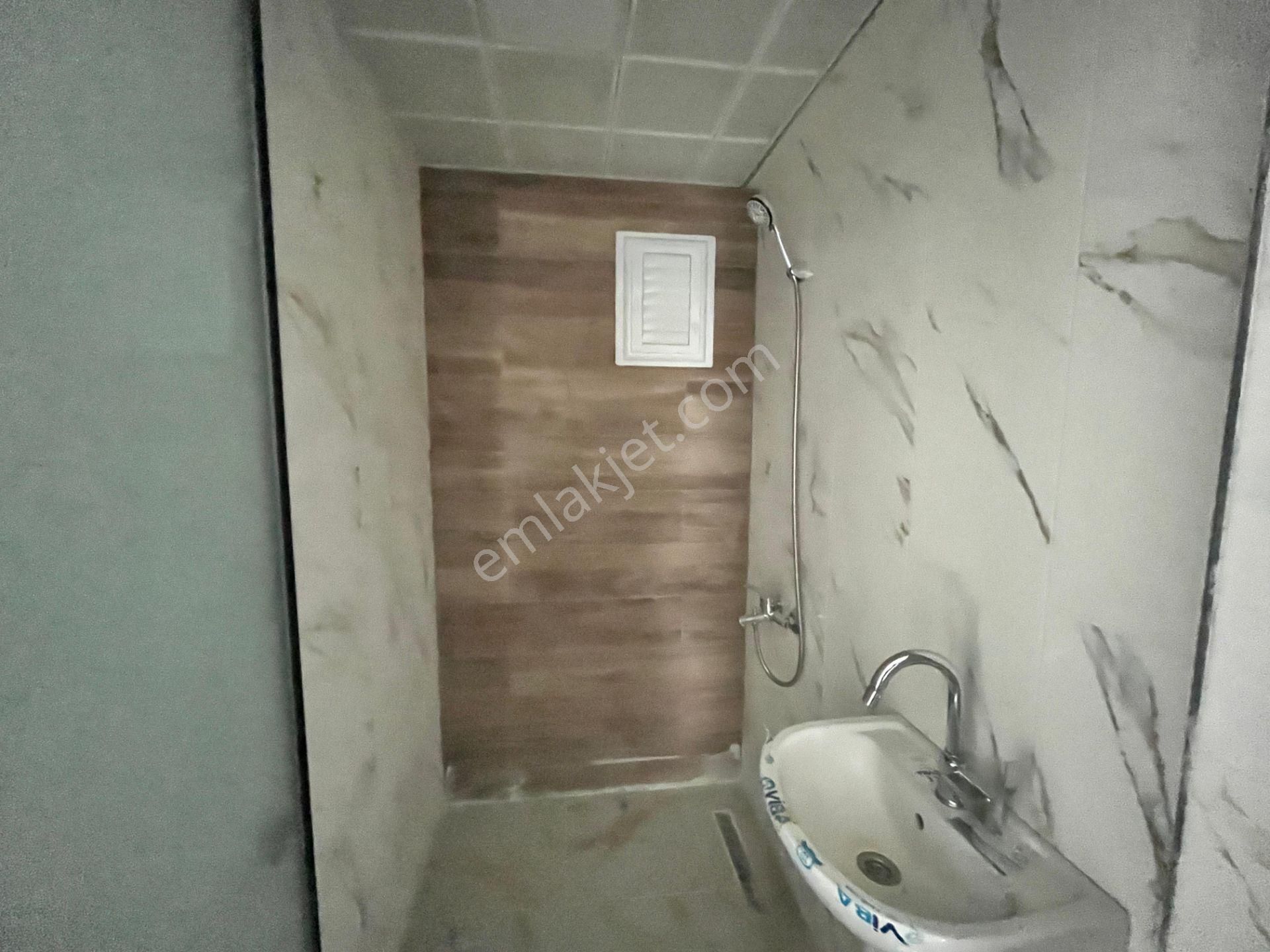 Kent'ten Neşetertaş Caddesi Cadde Üzerinde Teras Balkonlu 3+1 Daire *** - Görsel 26