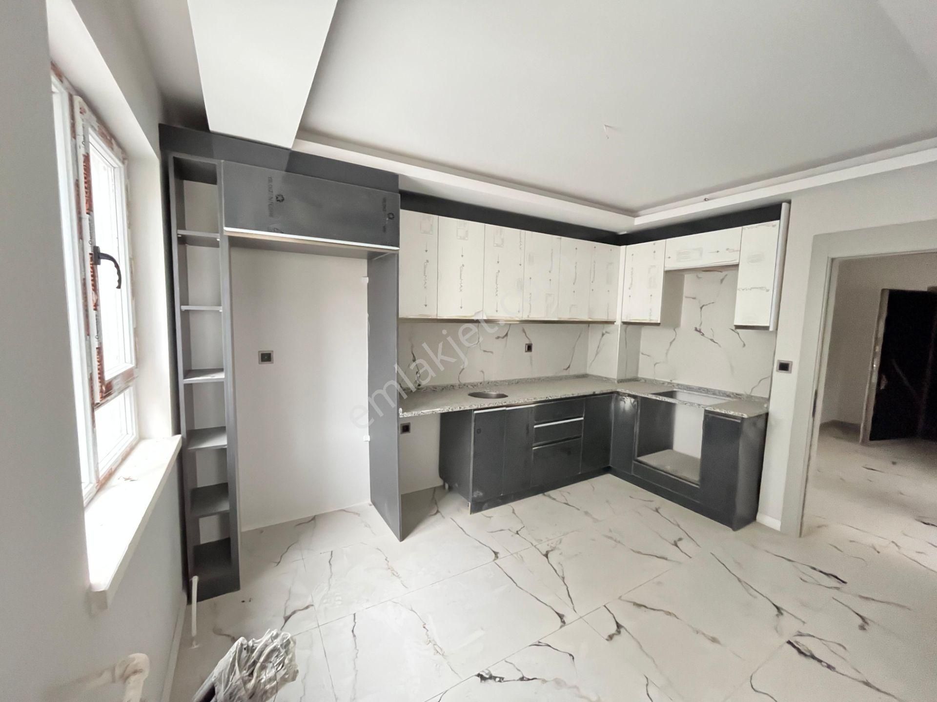 Kent'ten Neşetertaş Caddesi Cadde Üzerinde Teras Balkonlu 3+1 Daire *** - Görsel 6