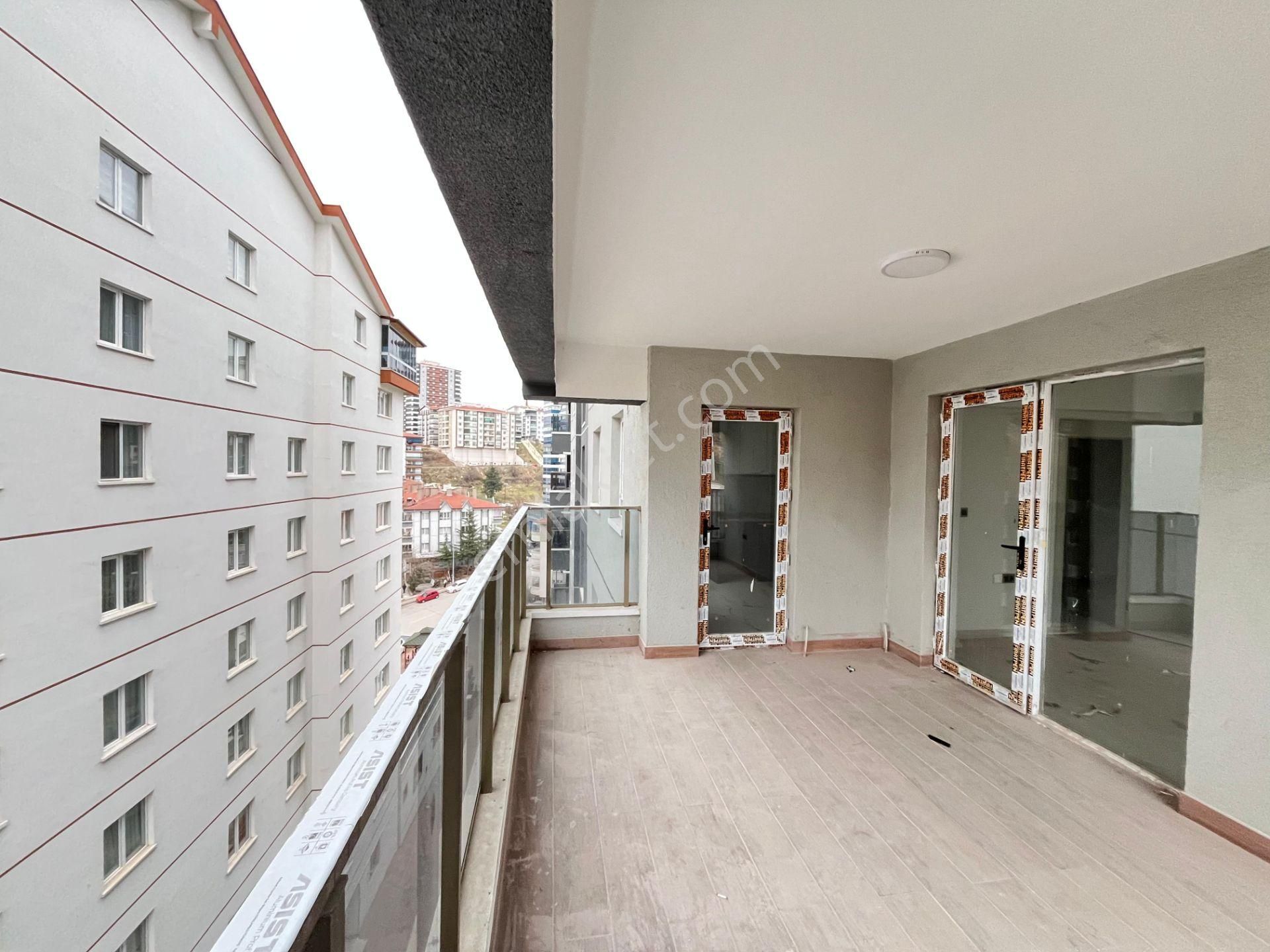 Kent'ten Neşetertaş Caddesi Cadde Üzerinde Teras Balkonlu 3+1 Daire *** - Görsel 14