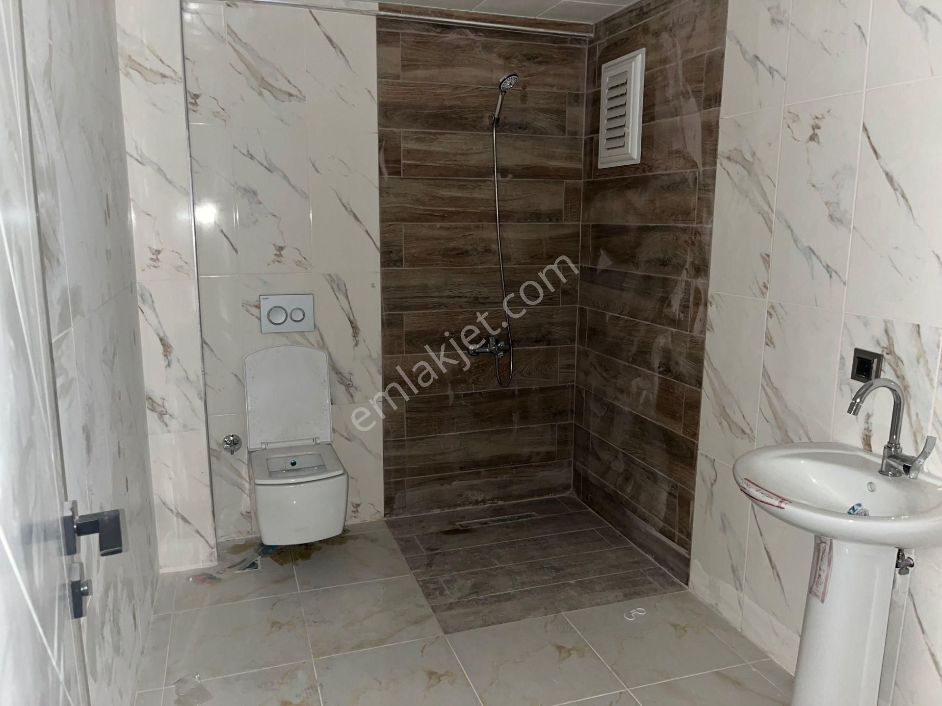 Kent'ten Neşetertaş Caddesi Cadde Üzerinde Teras Balkonlu 3+1 Daire *** - Görsel 24